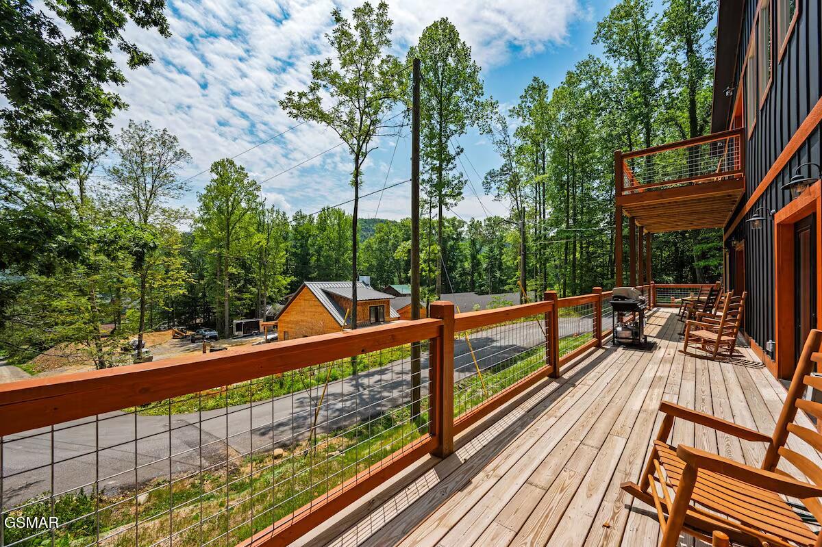 Gatlinburg, Tennessee, 37738, United States, 4 Bedrooms Bedrooms, ,5 BathroomsBathrooms,Residential,For Sale,2048286