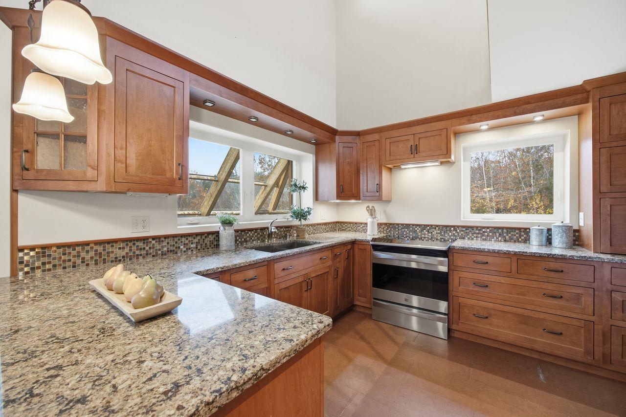 Meredith, New Hampshire, 03253, United States, 2 Bedrooms Bedrooms, ,3 BathroomsBathrooms,Residential,For Sale,1988258