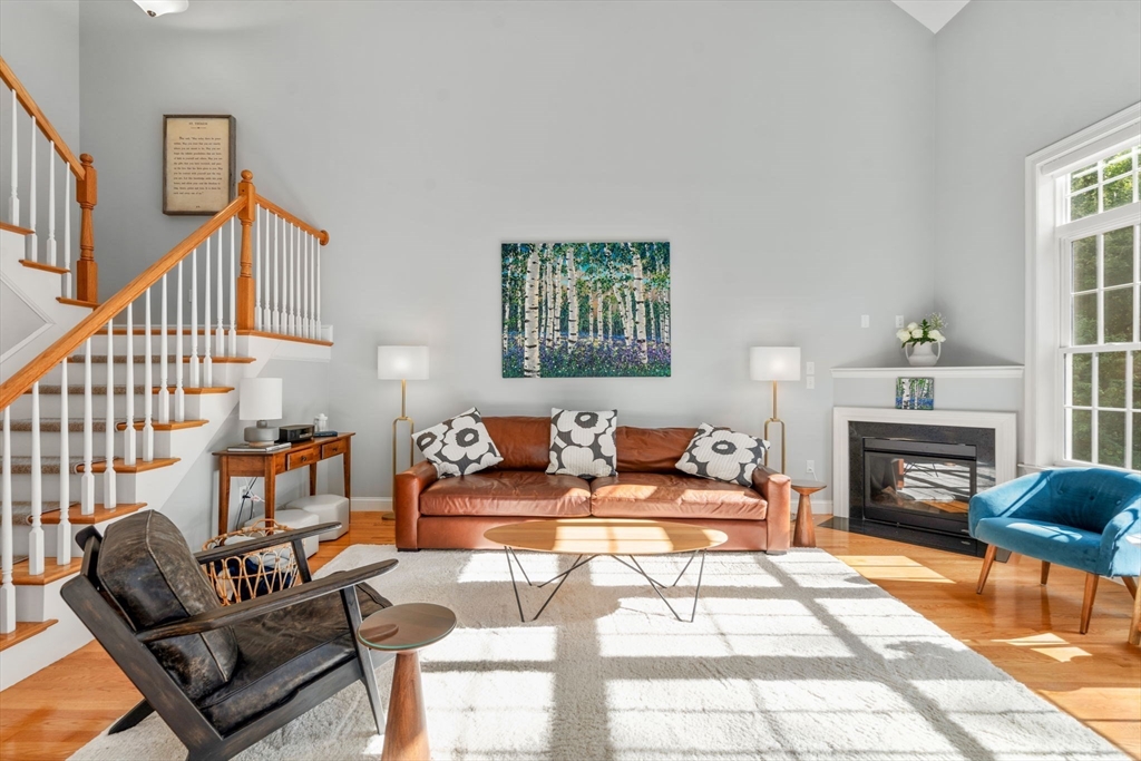 Holliston, Massachusetts, 01746, United States, 2 Bedrooms Bedrooms, ,3 BathroomsBathrooms,Residential,For Sale,1940343