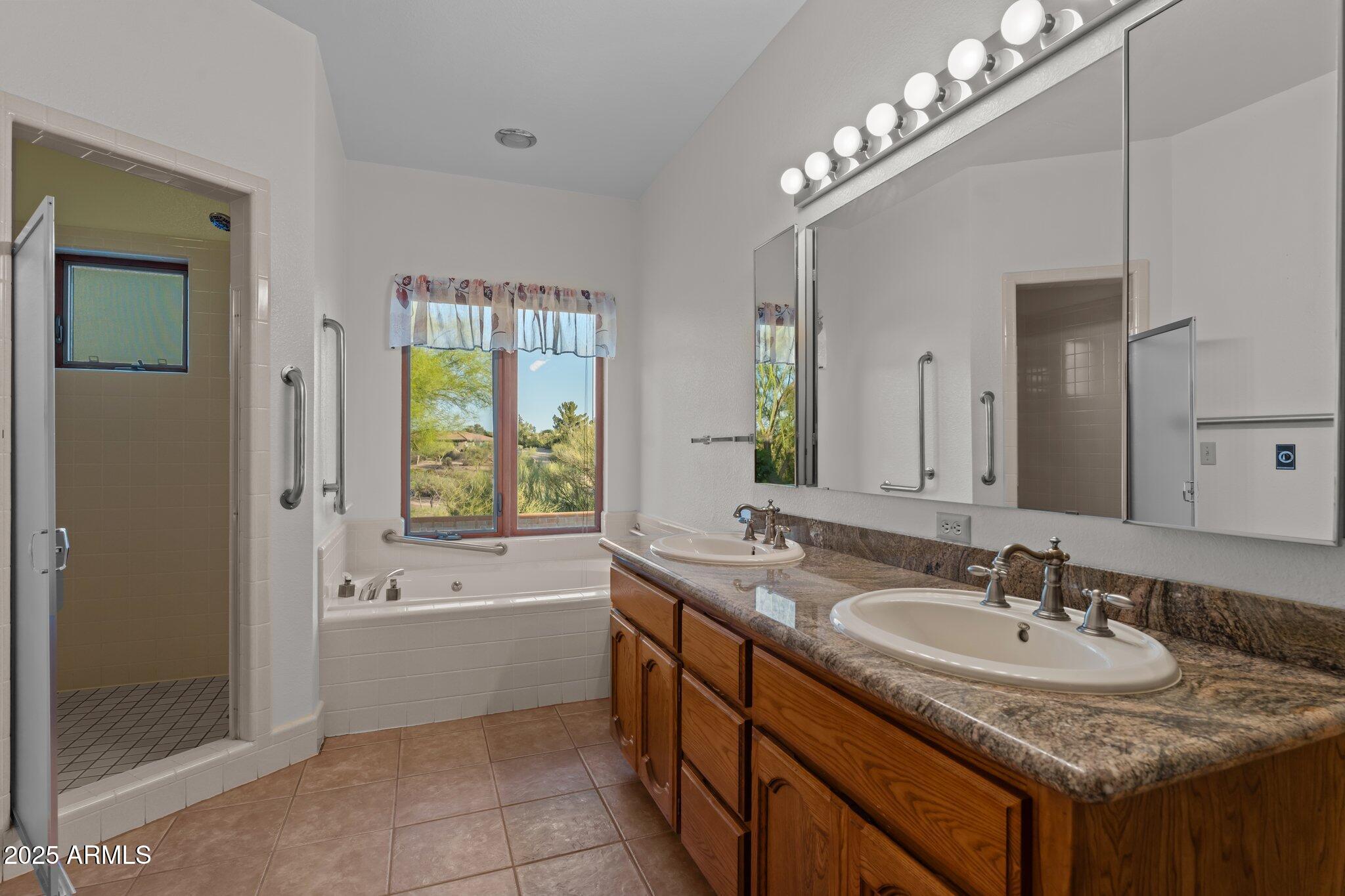 Wickenburg, Arizona, 85390, United States, 3 Bedrooms Bedrooms, ,3 BathroomsBathrooms,Residential,For Sale,1976707