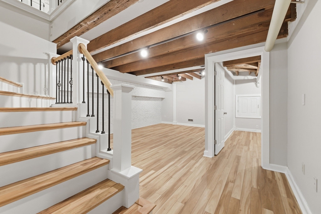 Boston, Massachusetts, 02109, United States, 2 Bedrooms Bedrooms, ,1 BathroomBathrooms,Residential,For Sale,2034502