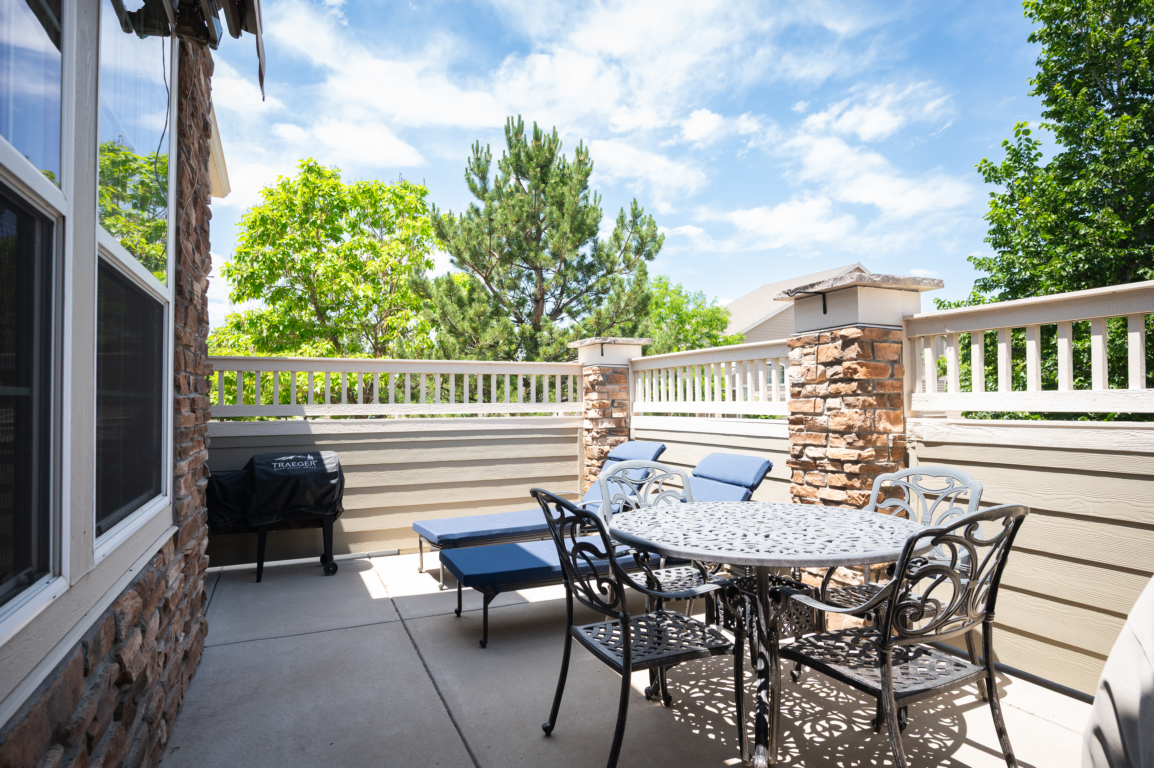  Pristine And Charming End Unit Townhome - 物件實景