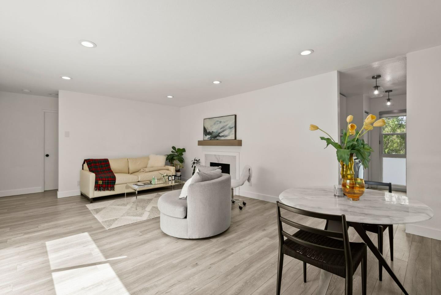 San Mateo, California, 94403, United States, 2 Bedrooms Bedrooms, ,1 BathroomBathrooms,Residential,For Sale,1947127