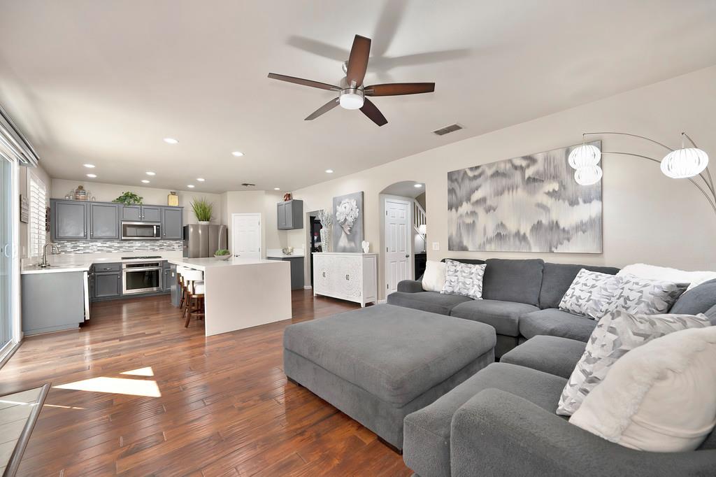 Roseville, California, 95747, United States, 6 Bedrooms Bedrooms, ,4 BathroomsBathrooms,Residential,For Sale,1940337