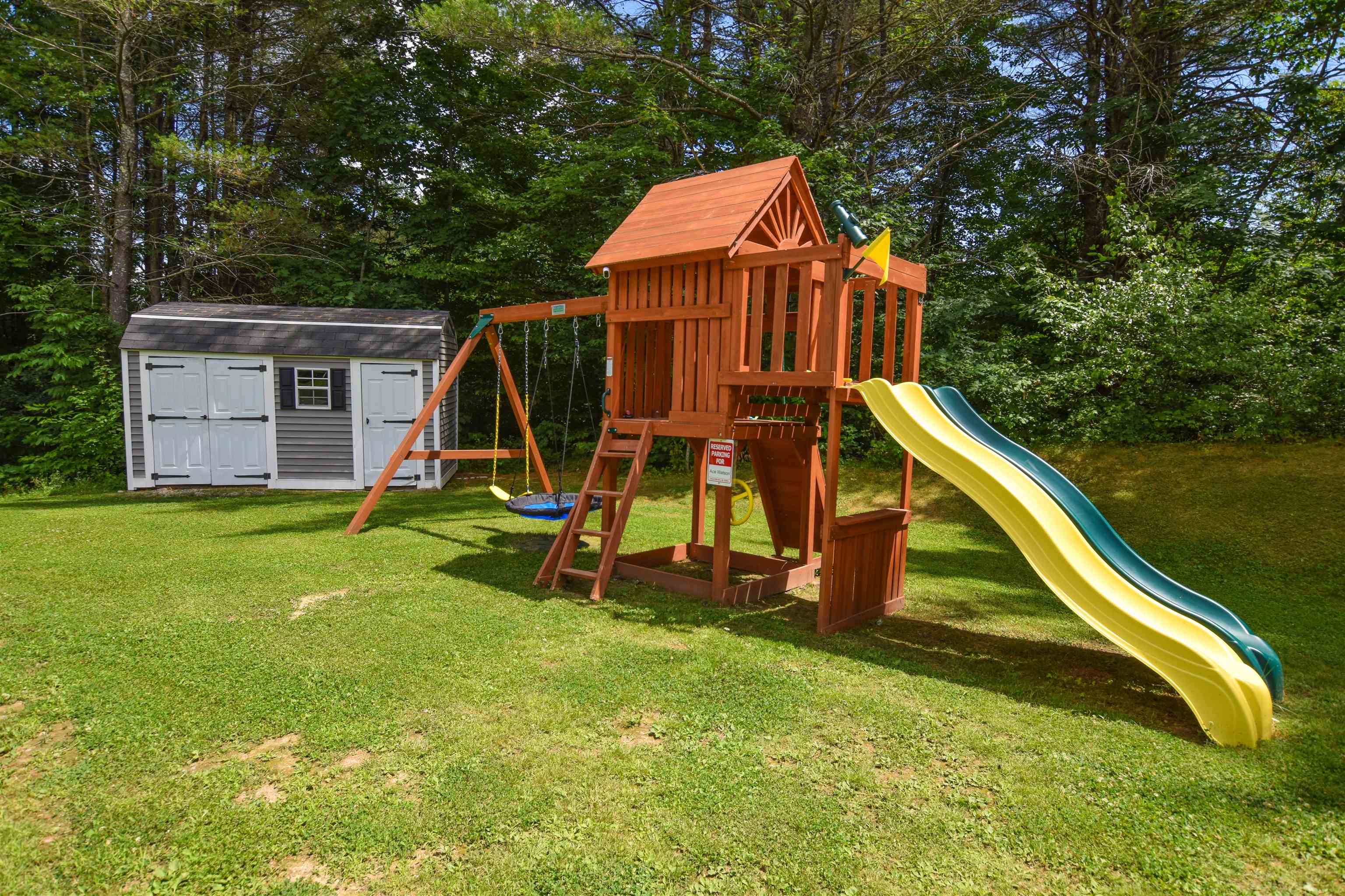 Holderness, New Hampshire, 03245, United States, 3 Bedrooms Bedrooms, ,2 BathroomsBathrooms,Residential,For Sale,1918284