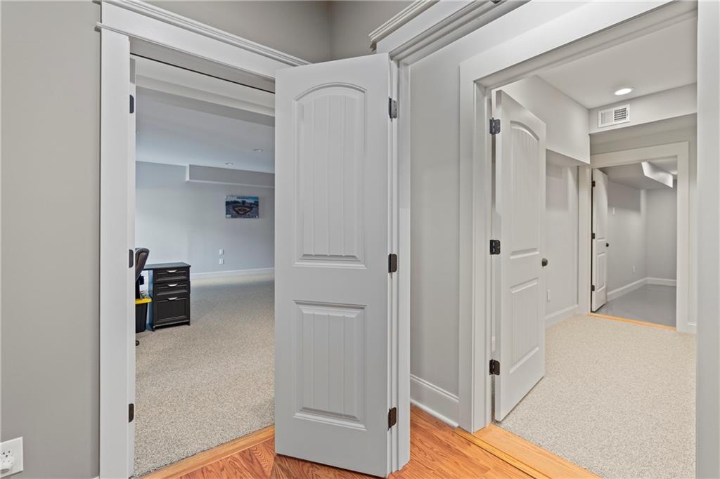 Marietta, Georgia, 30060, United States, 5 Bedrooms Bedrooms, ,4 BathroomsBathrooms,Residential,For Sale,1973923