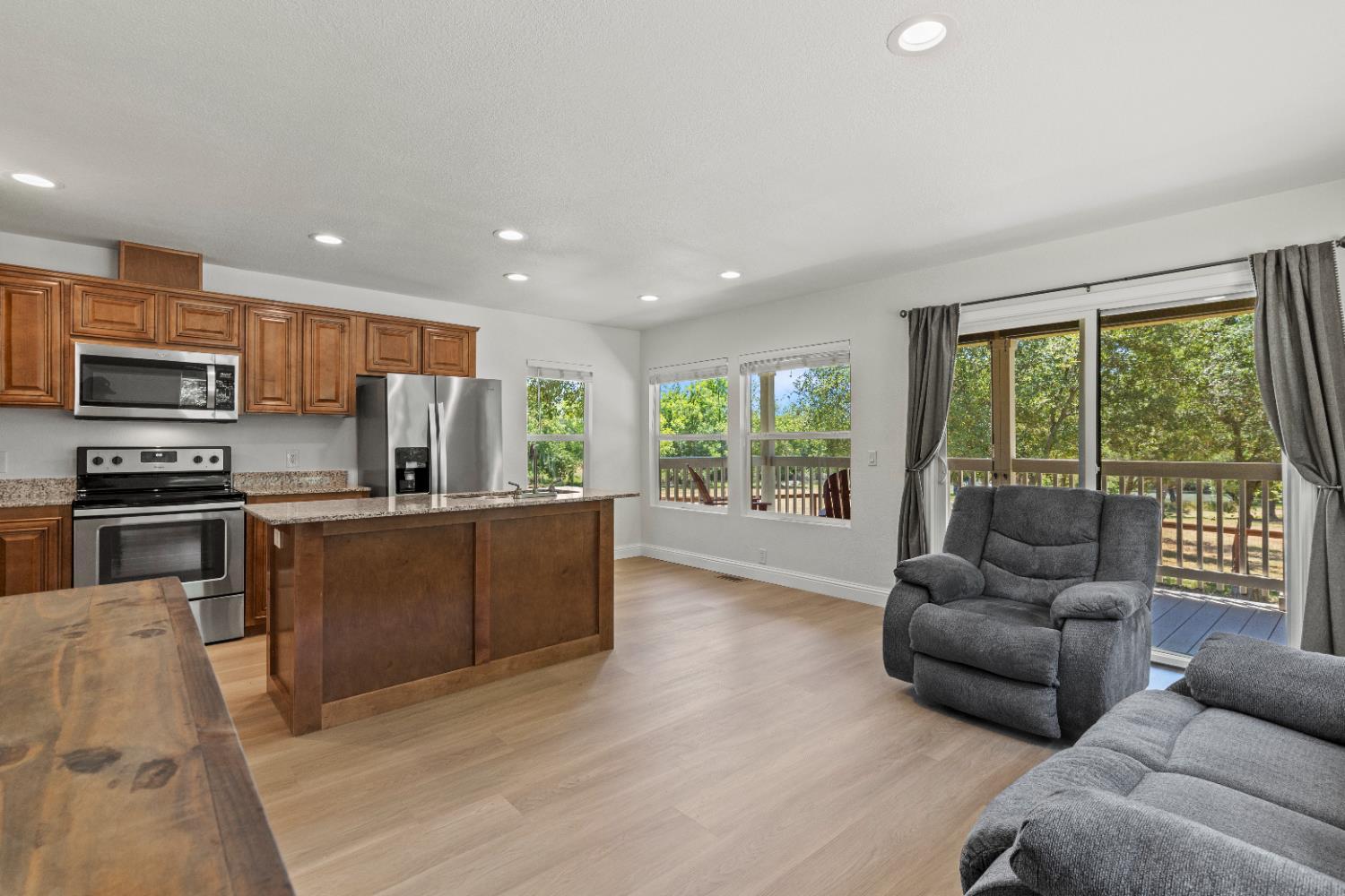 Lincoln, California, 95648, United States, 3 Bedrooms Bedrooms, ,2 BathroomsBathrooms,Residential,For Sale,1904345