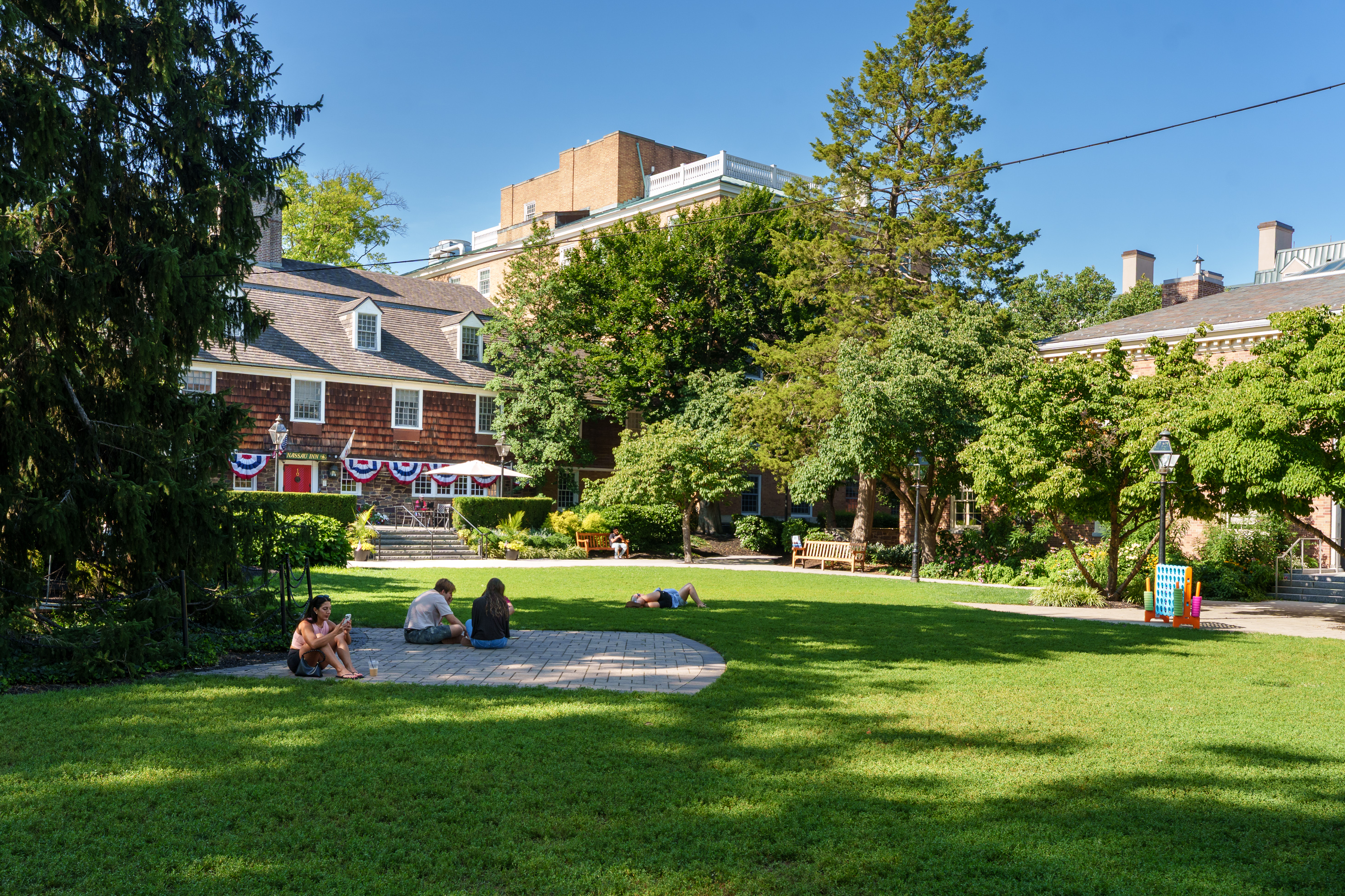  Surprisingly Spacious and Smartly Updated on Palmer Square - 物件實景