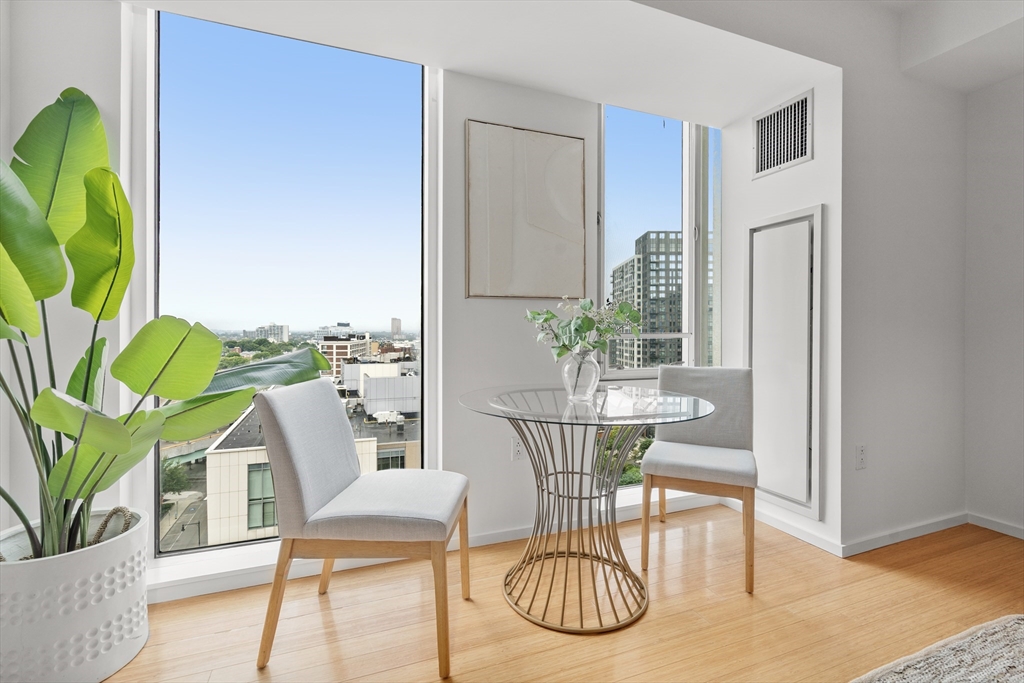 Cambridge, Massachusetts, 02141, United States, 1 Bedroom Bedrooms, ,1 BathroomBathrooms,Residential,For Sale,1970910