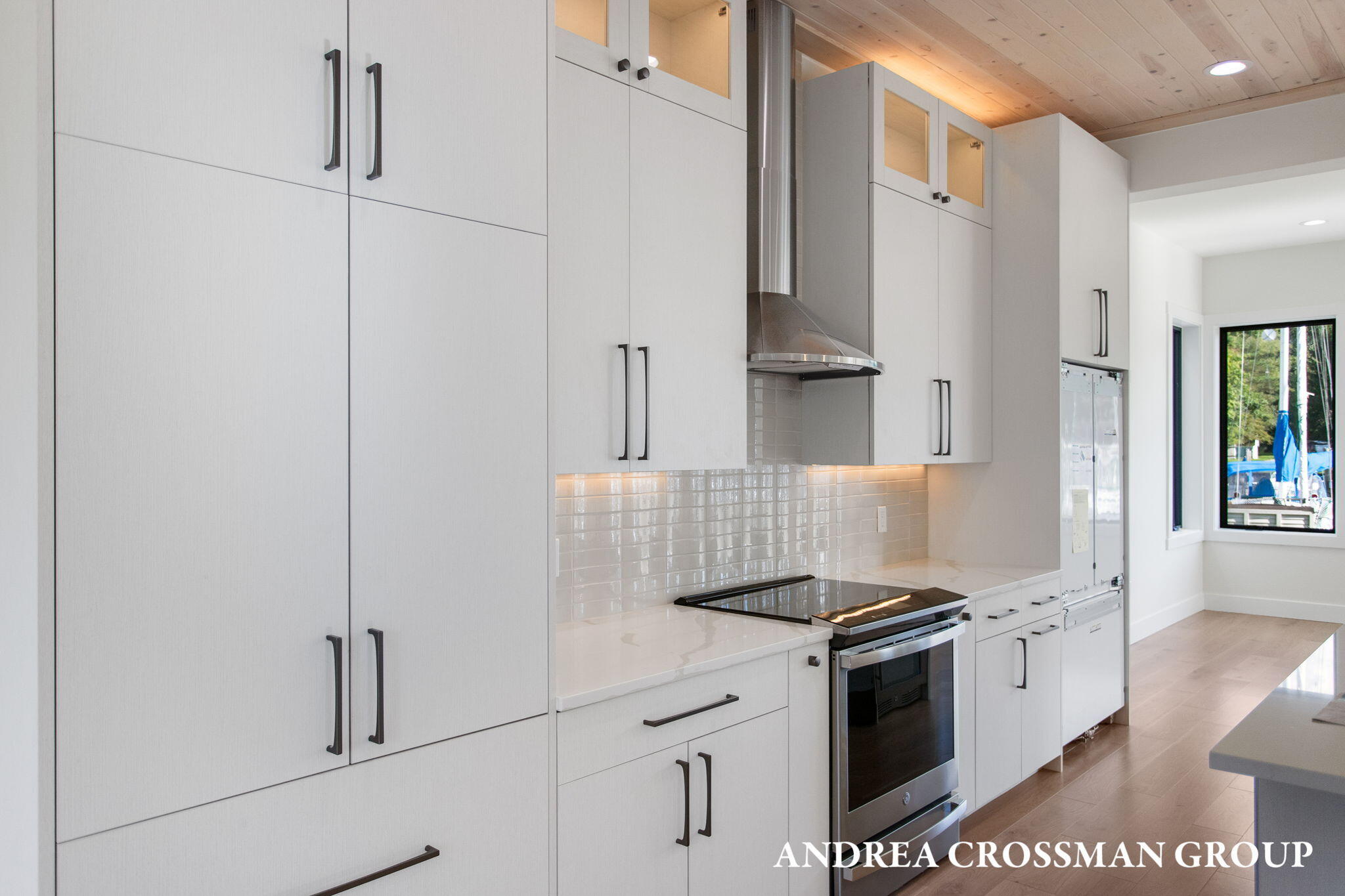 South Haven, Michigan, 49090, United States, 3 Bedrooms Bedrooms, ,3 BathroomsBathrooms,Residential,For Sale,1987512