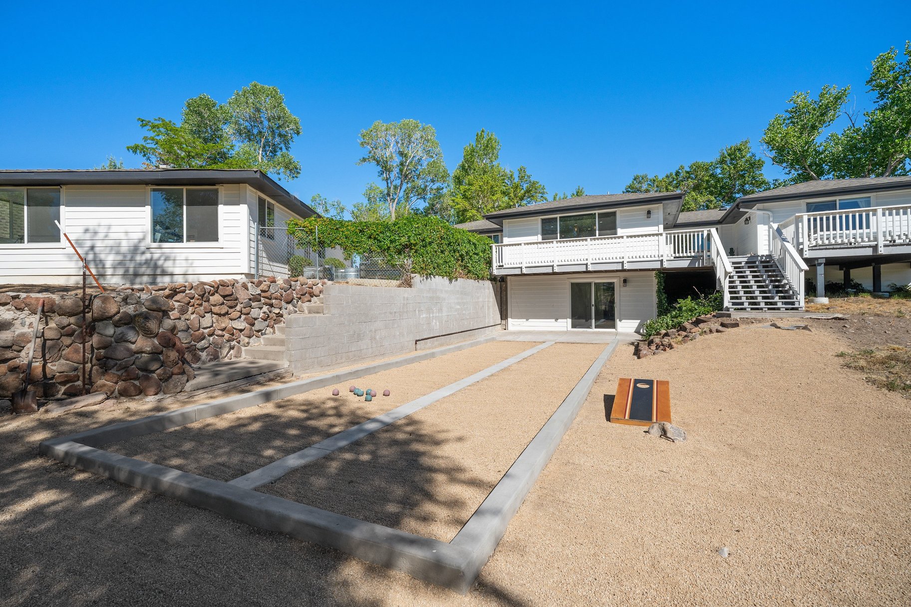  3855 Fairview Road - 物件實景