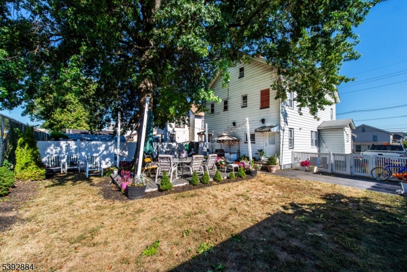 Belleville Twp., New Jersey, 07109, United States, 8 Bedrooms Bedrooms, ,3 BathroomsBathrooms,Residential,For Sale,1989037