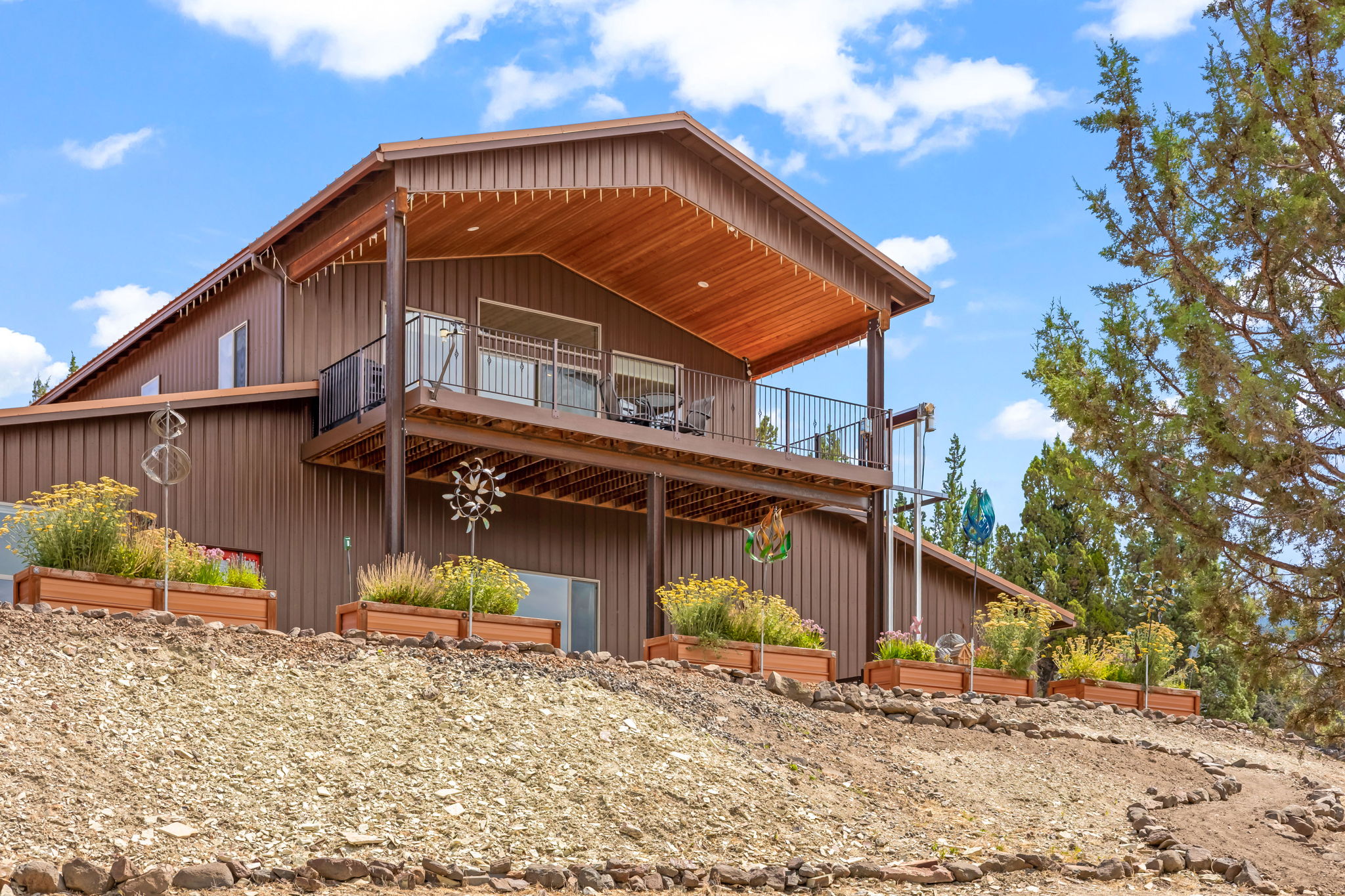 Prineville, Oregon, 97754, United States, 3 Bedrooms Bedrooms, ,4 BathroomsBathrooms,Residential,For Sale,1942116