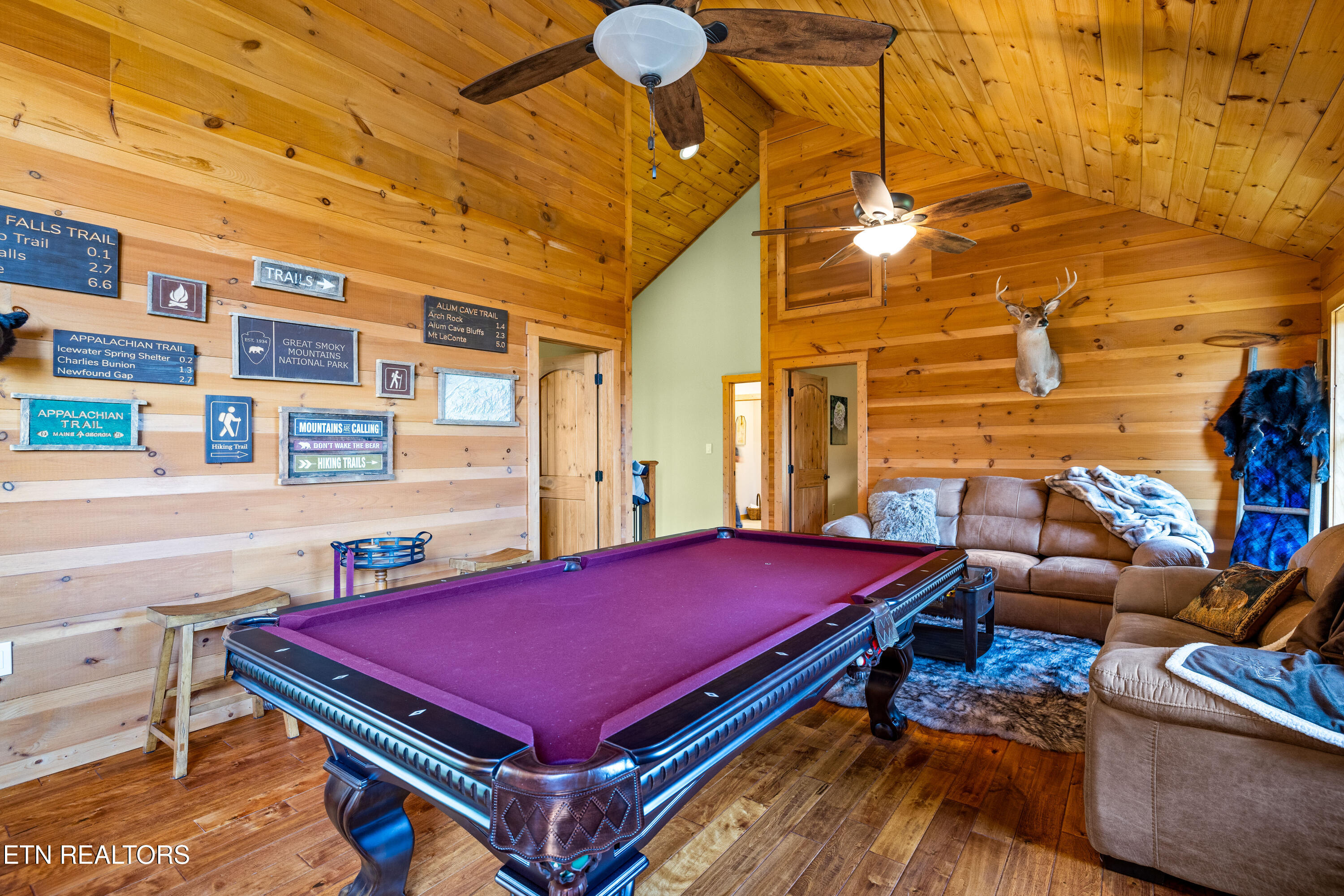 Sevierville, Tennessee, 37862, United States, 3 Bedrooms Bedrooms, ,3 BathroomsBathrooms,Residential,For Sale,1979377