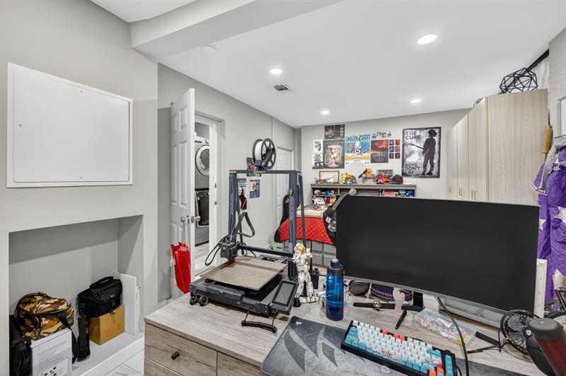 Oakland Park, Florida, 33334, United States, 3 Bedrooms Bedrooms, ,2 BathroomsBathrooms,Residential,For Sale,1986297