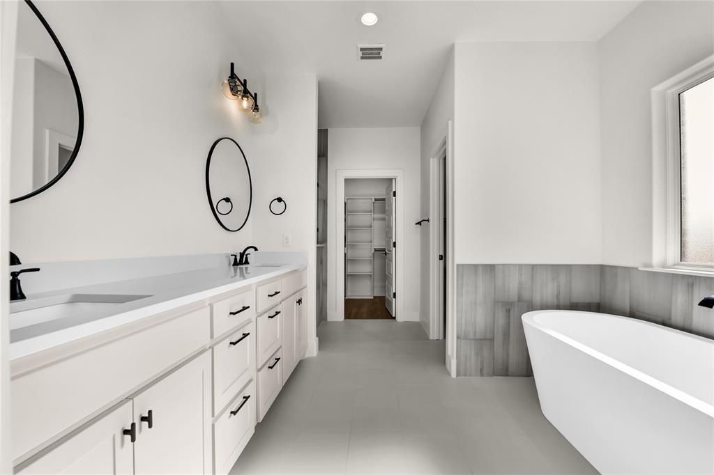 Millsap, Texas, 76066, United States, 4 Bedrooms Bedrooms, ,3 BathroomsBathrooms,Residential,For Sale,1976934