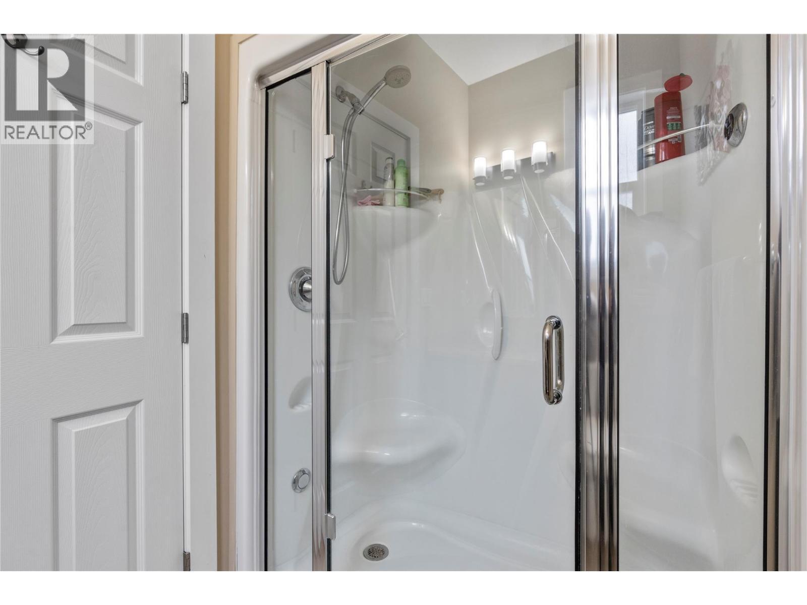 KELOWNA, British Columbia, V1Z 3R8, CA, 2 Bedrooms Bedrooms, ,2 BathroomsBathrooms,Residential,For Sale,1950857