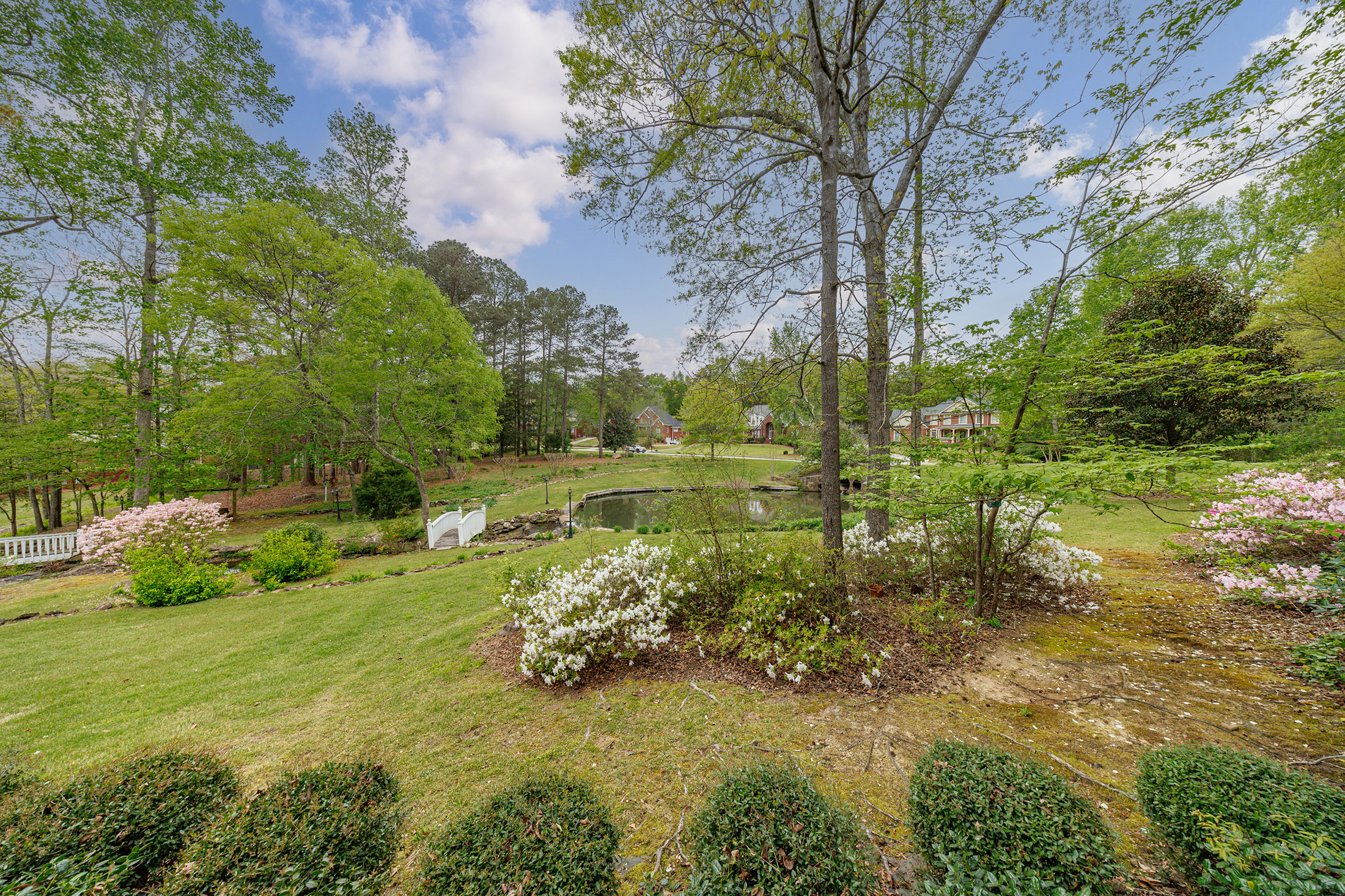  A Rare Opportunity to Own a Developer-Designed Lakefront Estate - 物件實景