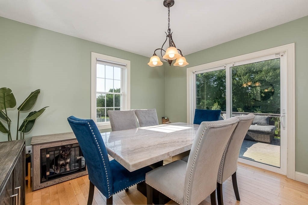 Lakeville, Massachusetts, 02347, United States, 3 Bedrooms Bedrooms, ,3 BathroomsBathrooms,Residential,For Sale,1921746