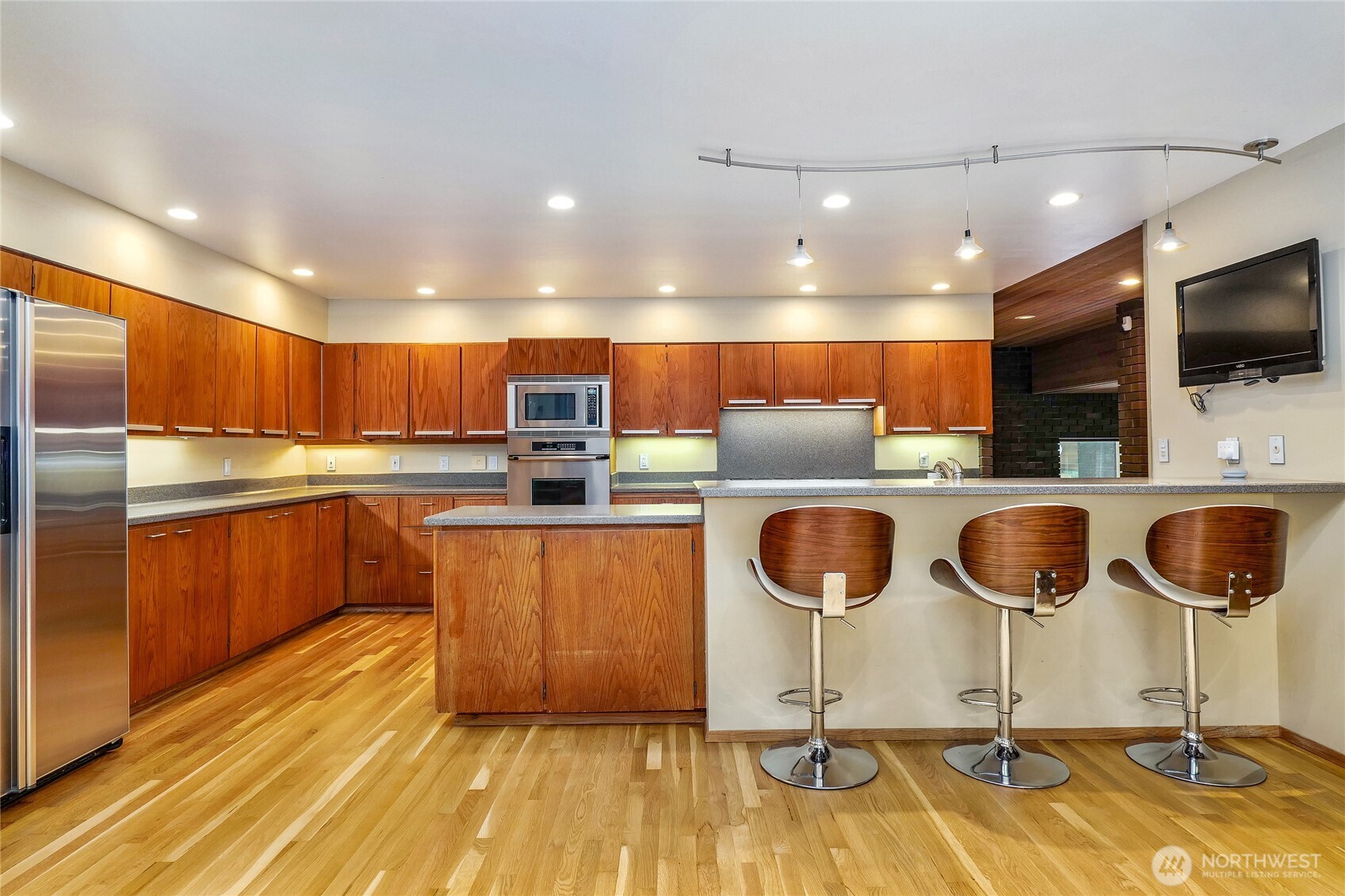 Renton, Washington, 98059, United States, 5 Bedrooms Bedrooms, ,4 BathroomsBathrooms,Residential,For Sale,1925920