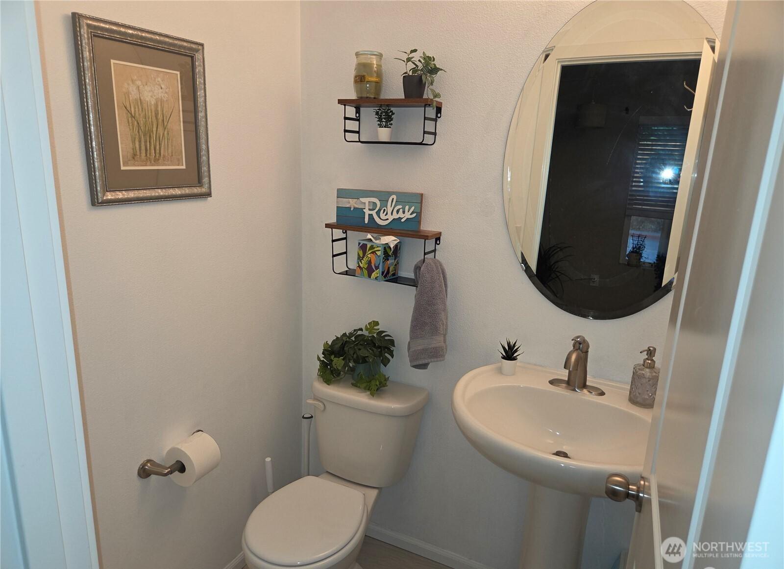 EVERETT, Washington, 98208, United States, 2 Bedrooms Bedrooms, ,3 BathroomsBathrooms,Residential,For Sale,1948588