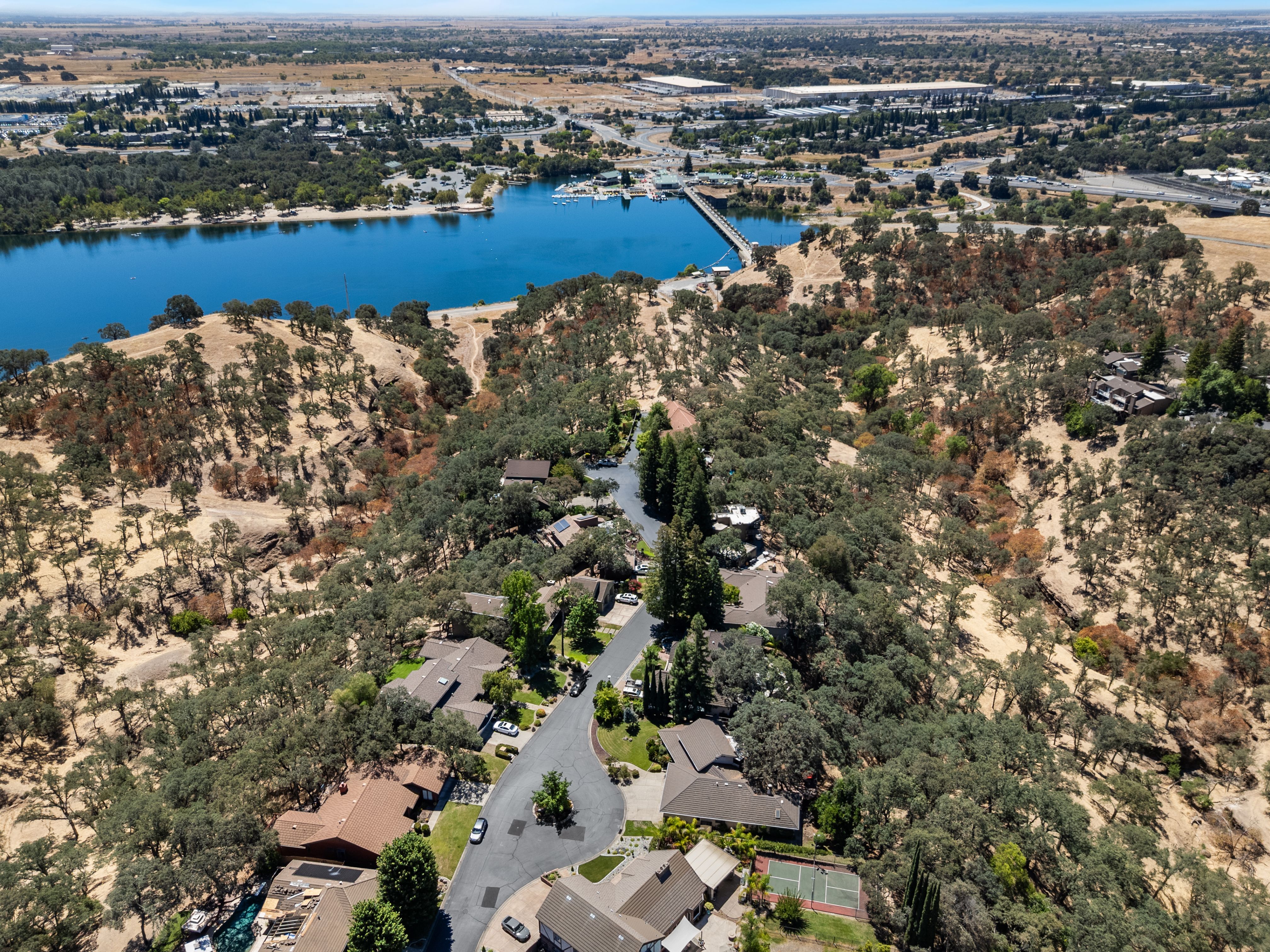  4233 Curragh Oaks Lane, Fair Oaks, CA 95628 - 物件實景
