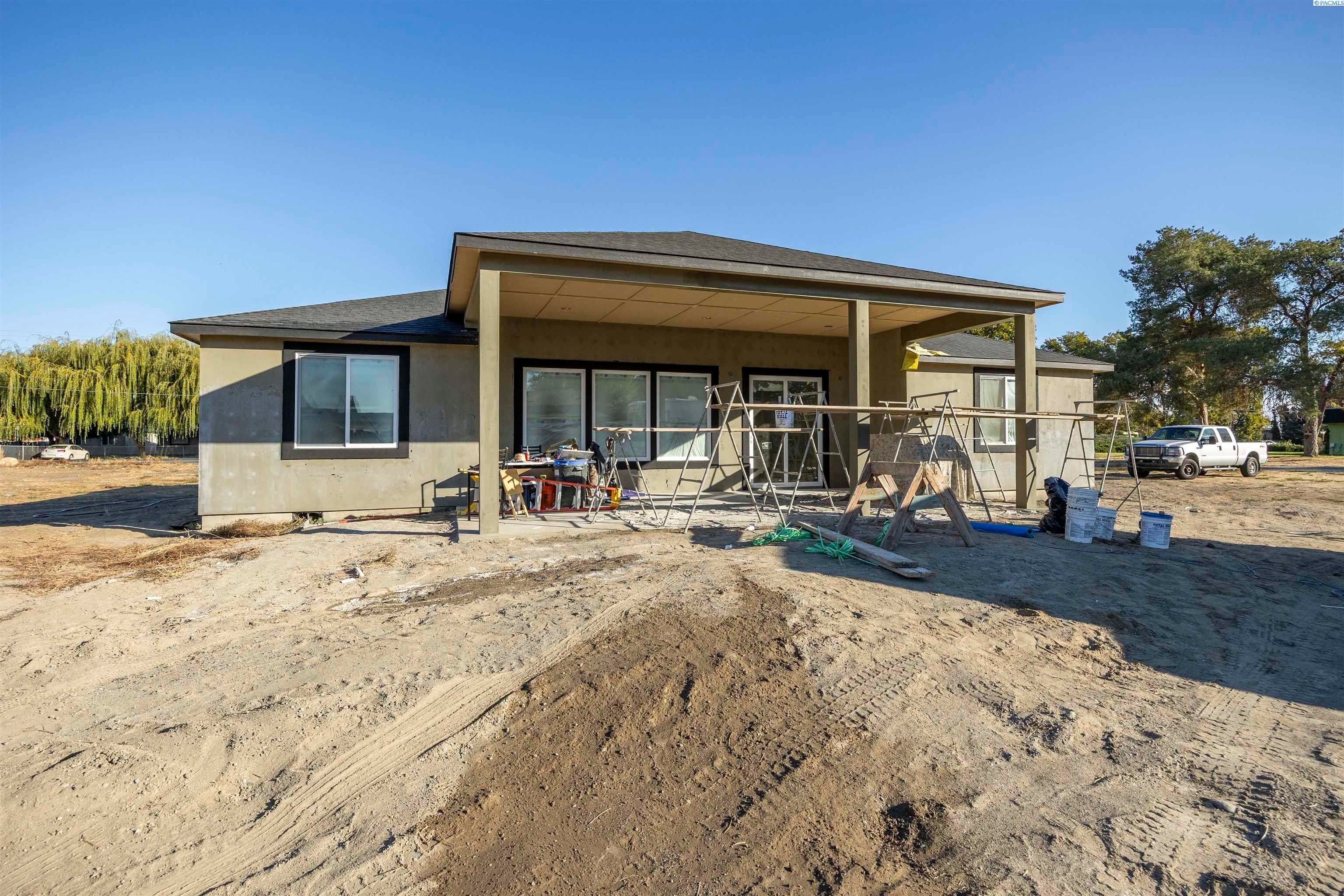 Kennewick, Washington, 99337, United States, 4 Bedrooms Bedrooms, ,1 BathroomBathrooms,Residential,For Sale,1980890