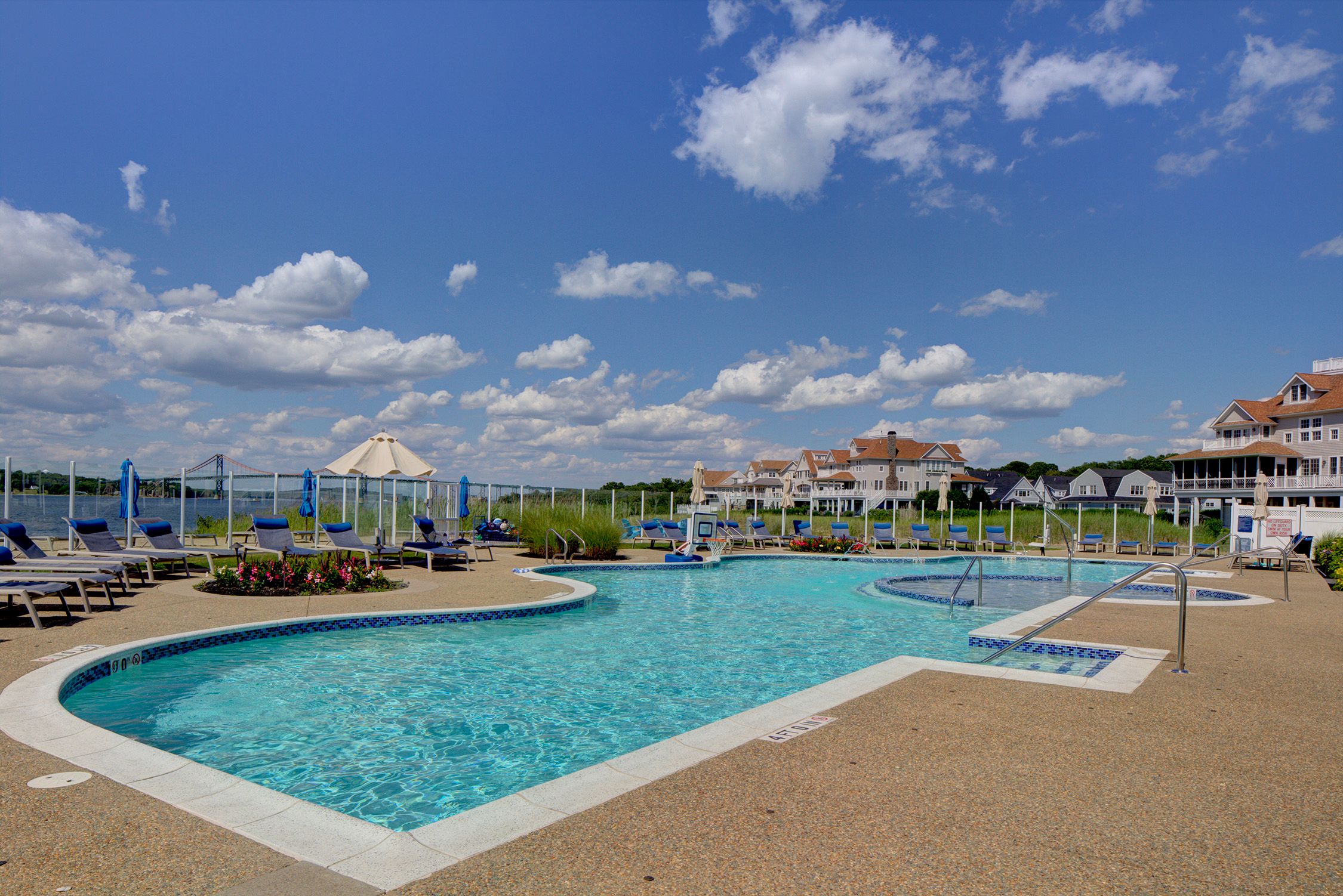  Exceptional Home in Private Sporting Community - 物件實景