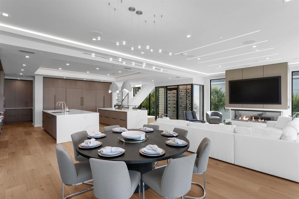 Indian Rocks Beach, Florida, 33785, United States, 8 Bedrooms Bedrooms, ,11 BathroomsBathrooms,Residential,For Sale,1997282