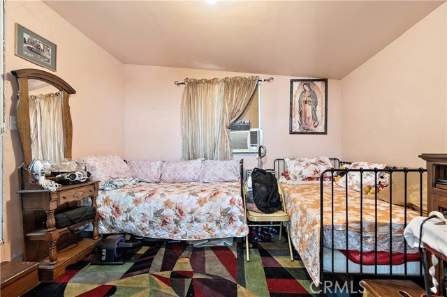 Los Angeles, California, 90022, United States, 5 Bedrooms Bedrooms, ,Residential,For Sale,1979575