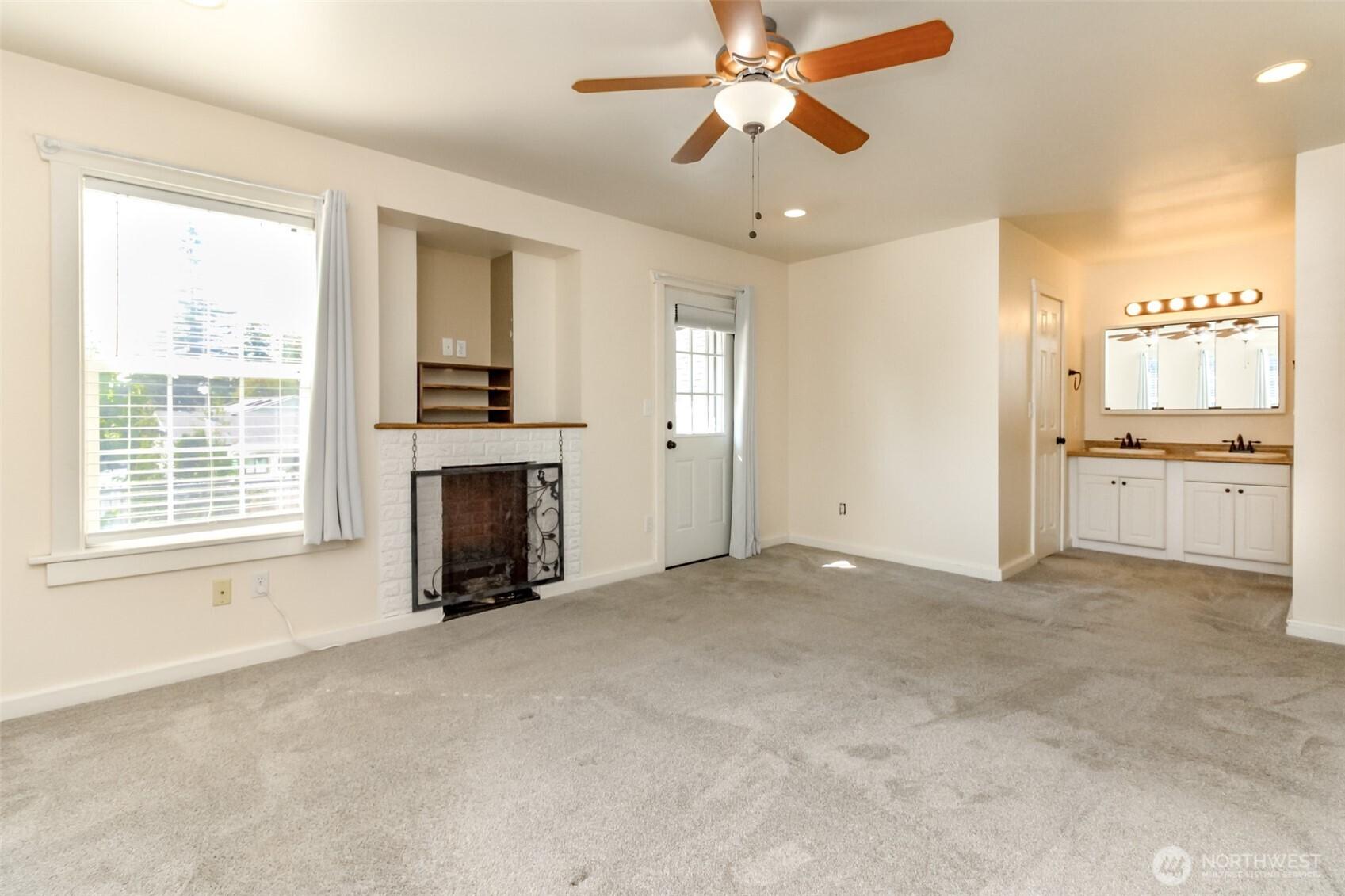 TACOMA, Washington, 98422, United States, 4 Bedrooms Bedrooms, ,3 BathroomsBathrooms,Residential,For Sale,1940753