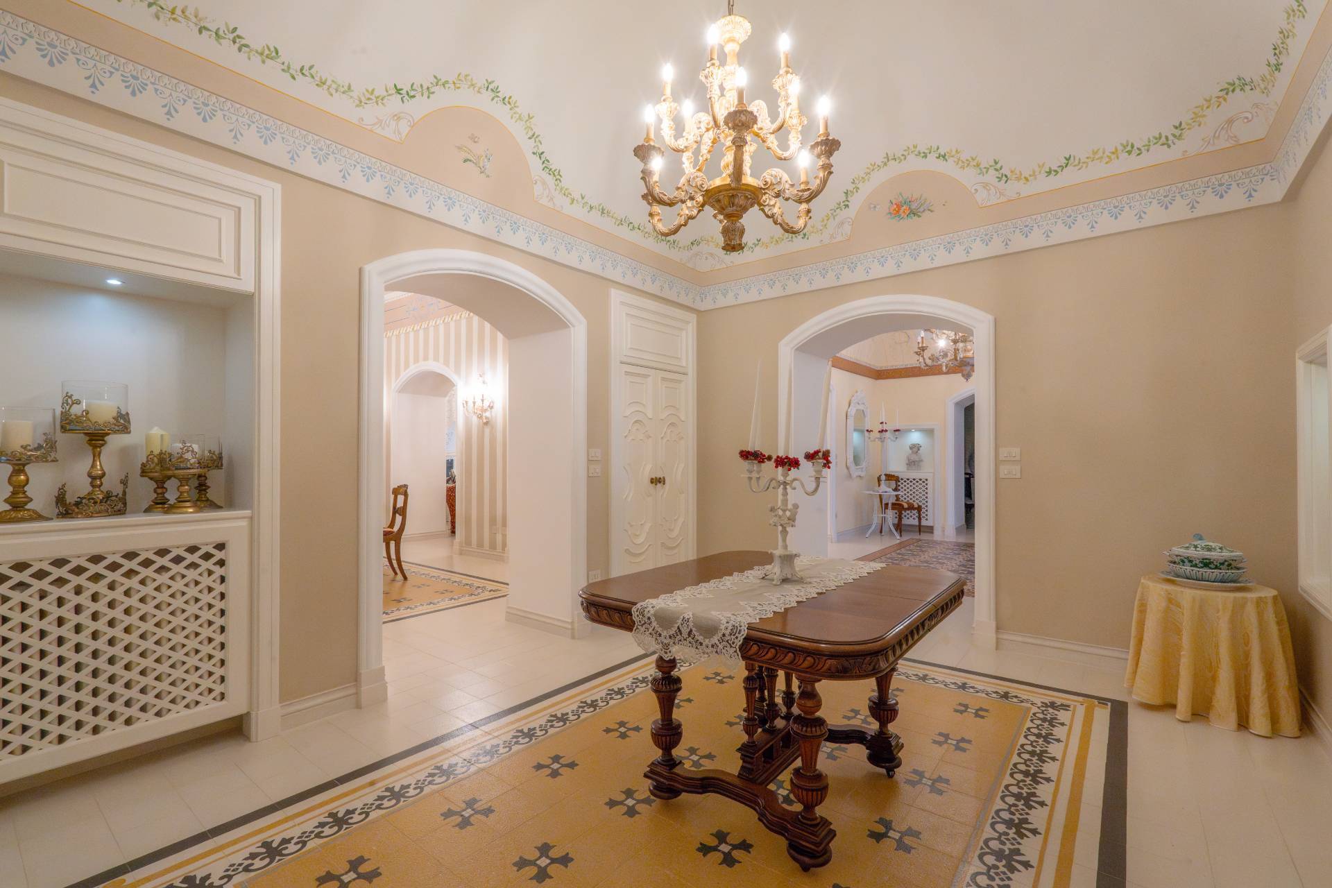 Martina Franca, Taranto, 74015, IT, 9 Bedrooms Bedrooms, ,12 BathroomsBathrooms,Residential,For Sale,1947823