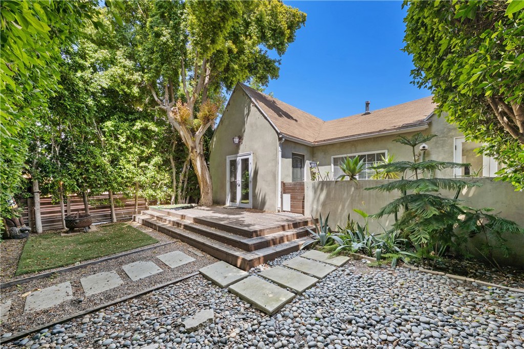 Los Angeles, California, 90034, United States, 3 Bedrooms Bedrooms, ,2 BathroomsBathrooms,Residential,For Sale,1866945