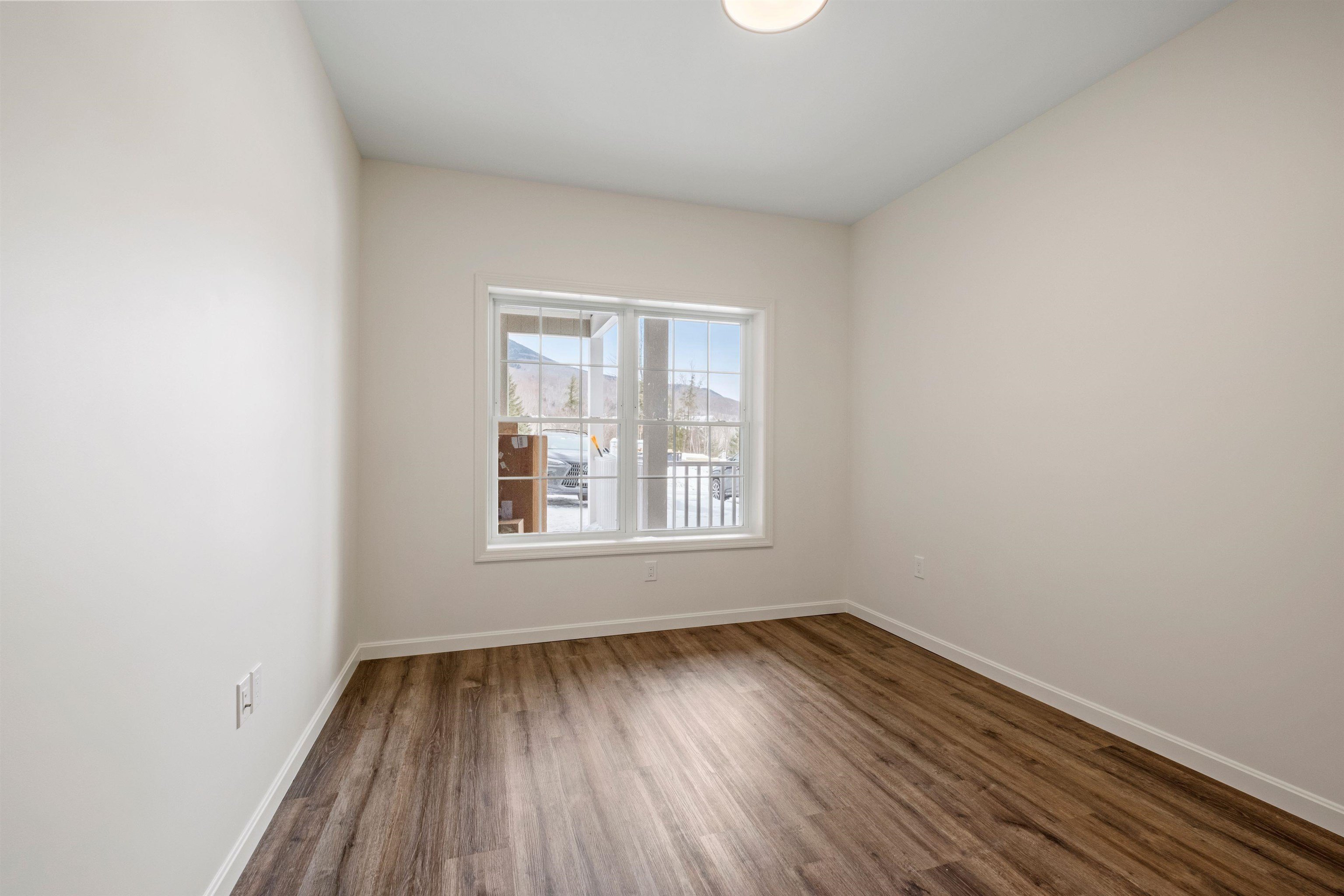 Lincoln, New Hampshire, 03251, United States, 5 Bedrooms Bedrooms, ,4 BathroomsBathrooms,Residential,For Sale,1921797