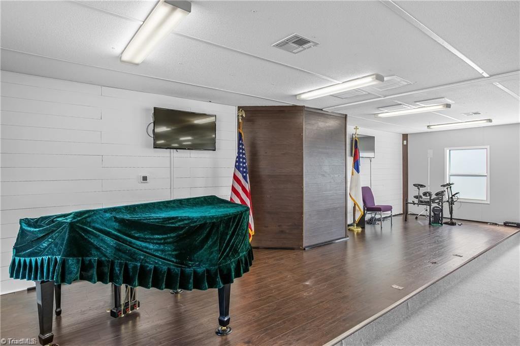 King, North Carolina, 27021, United States, ,Residential,For Sale,1941674