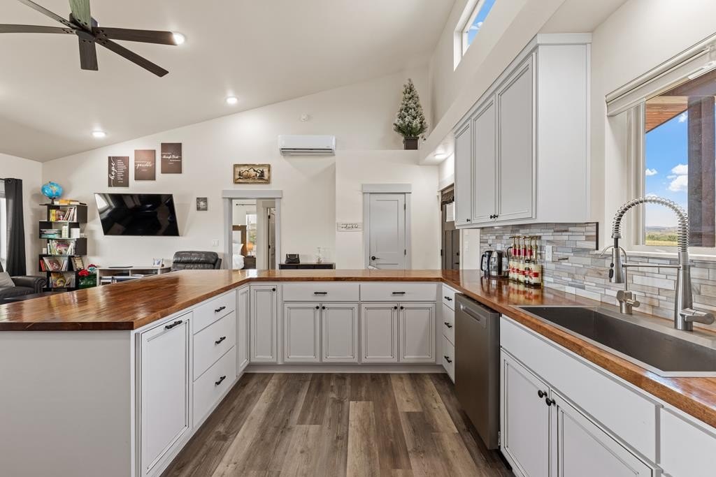 Council, Idaho, 83612, United States, 3 Bedrooms Bedrooms, ,3 BathroomsBathrooms,Residential,For Sale,1870471