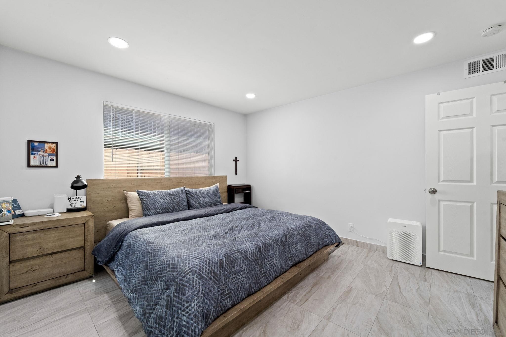 El Cajon, California, 92020, United States, 3 Bedrooms Bedrooms, ,2 BathroomsBathrooms,Residential,For Sale,1784508