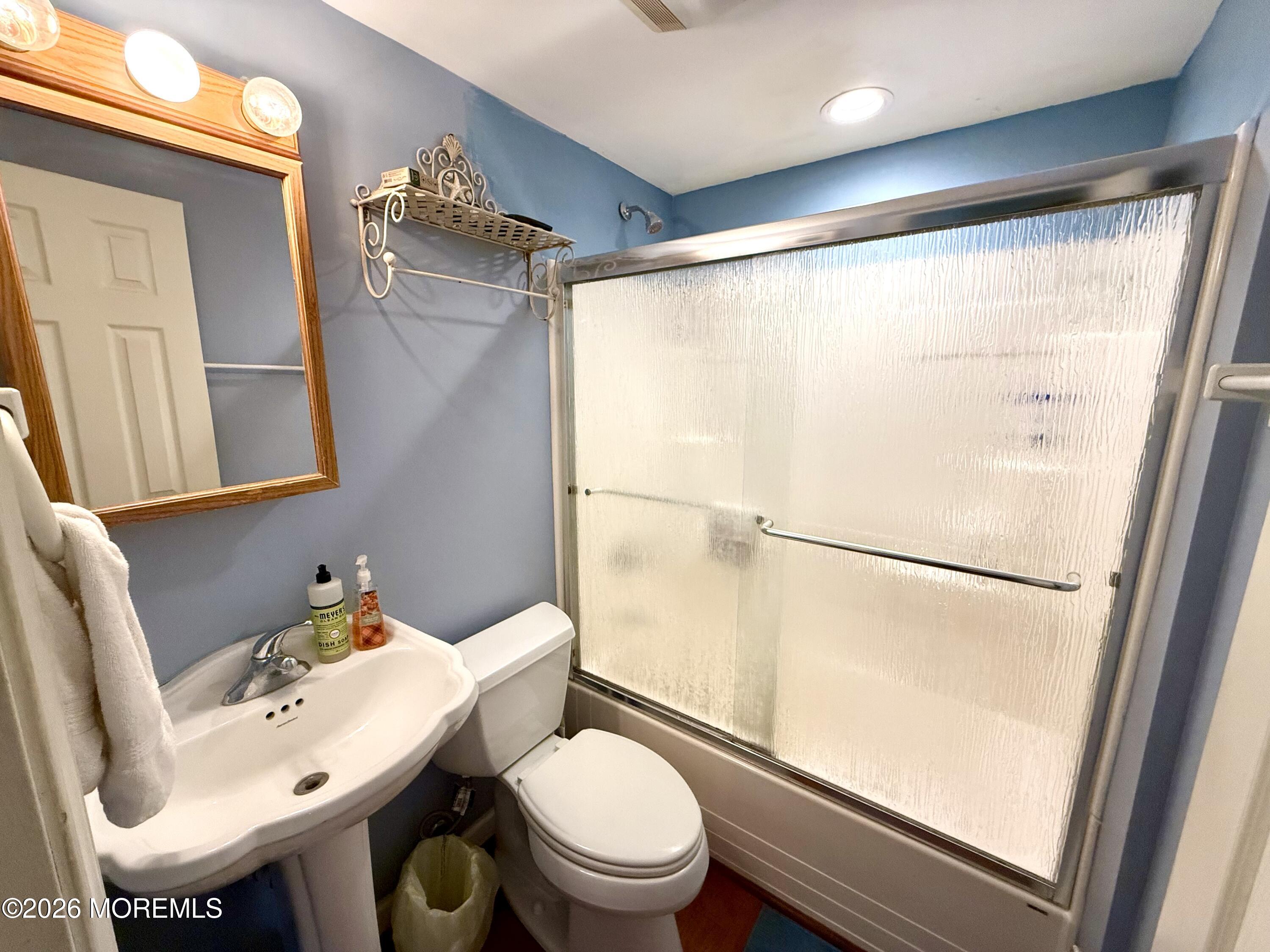 Manahawkin, New Jersey, 08050, United States, 3 Bedrooms Bedrooms, ,2 BathroomsBathrooms,Residential,For Sale,2015902