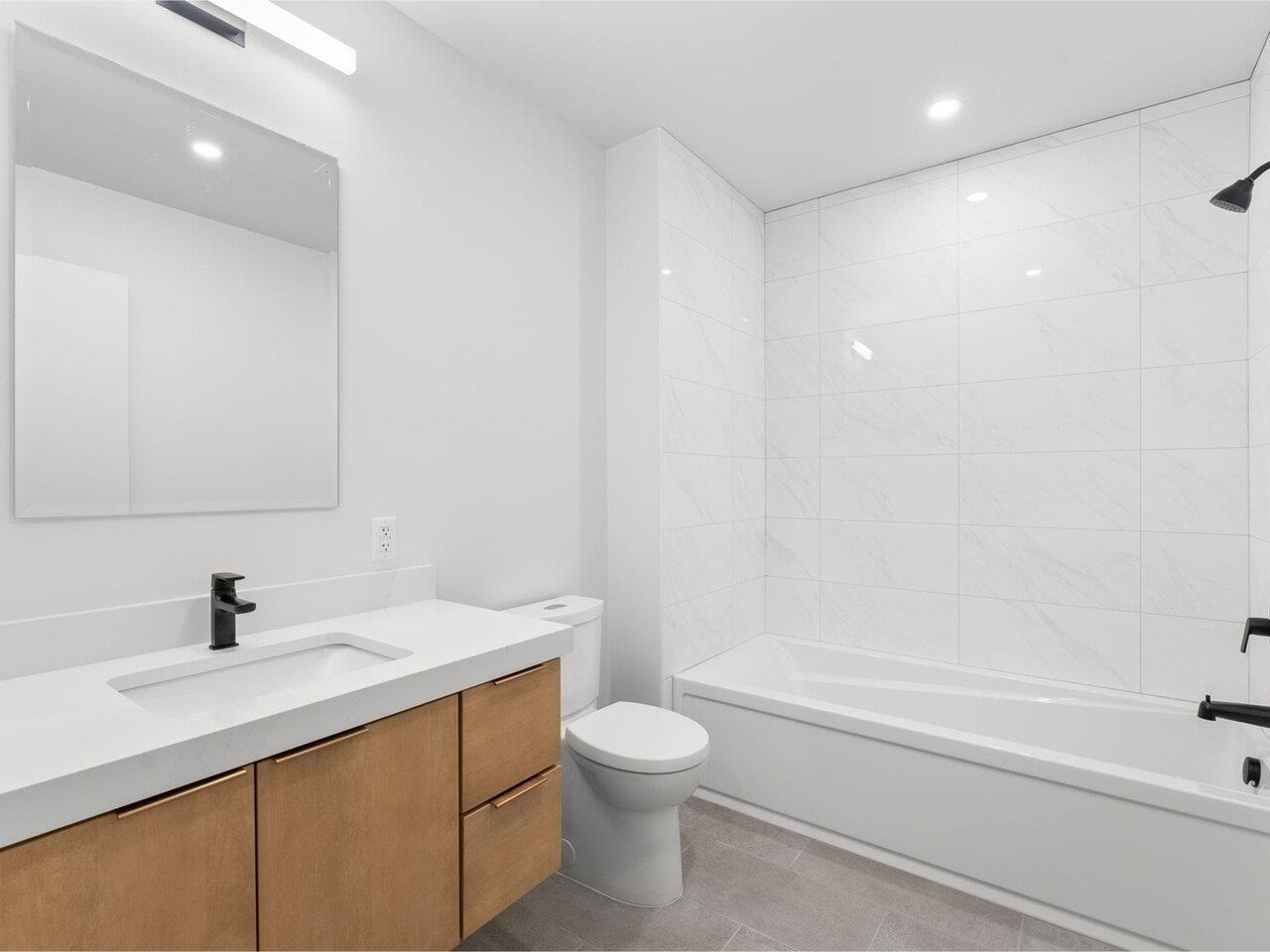Burlington, Vermont, 05401, United States, 2 Bedrooms Bedrooms, ,1 BathroomBathrooms,Residential,For Sale,1777939
