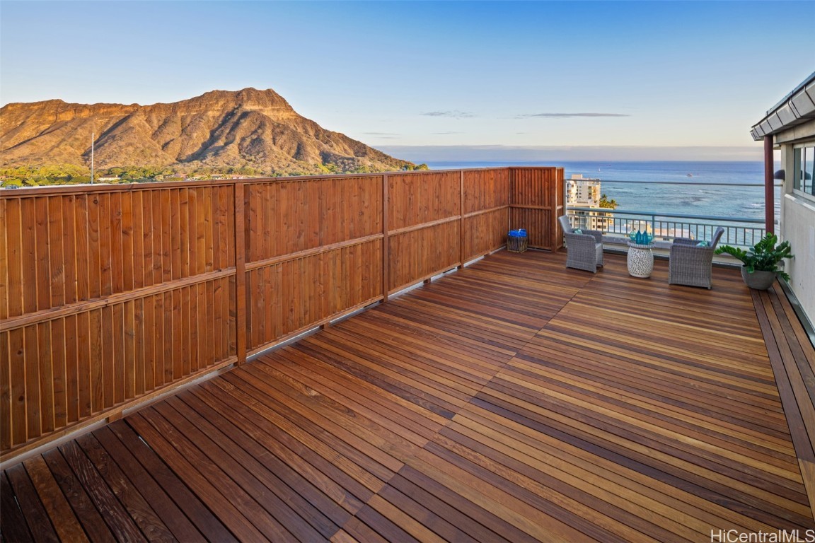 Honolulu, Hawaii, 96815, United States, 2 Bedrooms Bedrooms, ,4 BathroomsBathrooms,Residential,For Sale,1713125