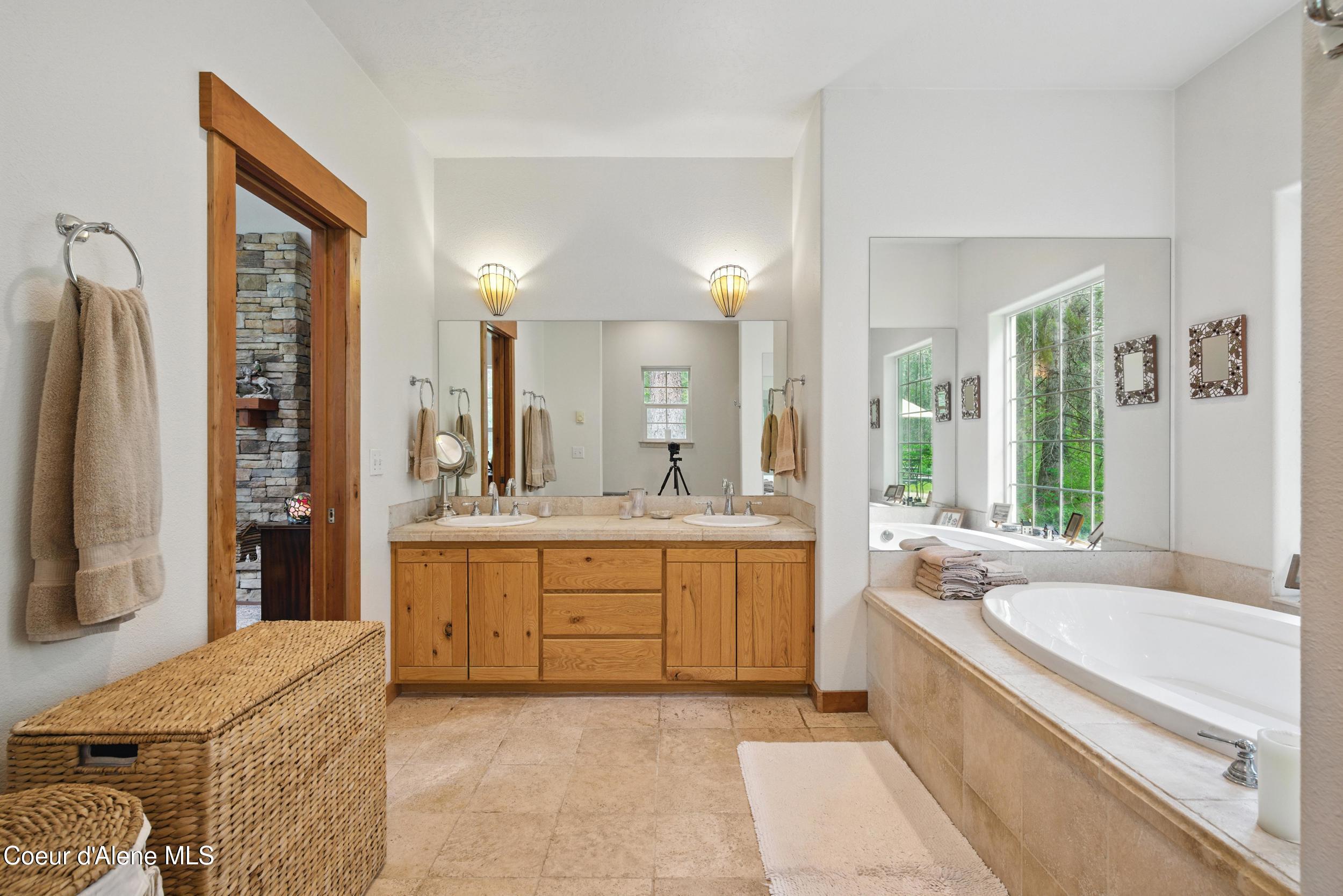 Athol, Idaho, 83801, United States, 6 Bedrooms Bedrooms, ,6 BathroomsBathrooms,Residential,For Sale,1975290