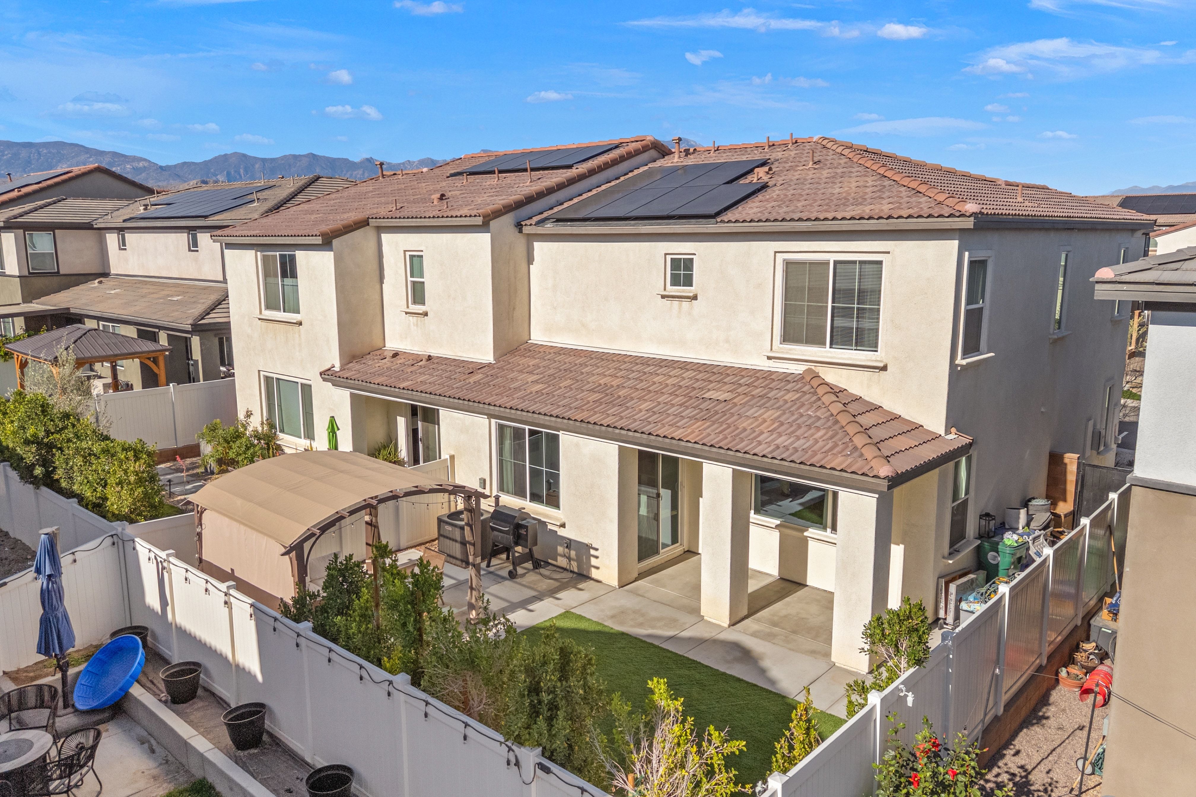  Desert Dream Home with Owned Solar & low HOA - 物件實景