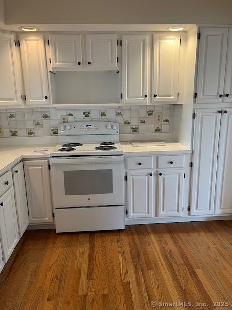 Bridgeport, Connecticut, 06605, United States, 2 Bedrooms Bedrooms, ,3 BathroomsBathrooms,Residential,For Sale,1903371