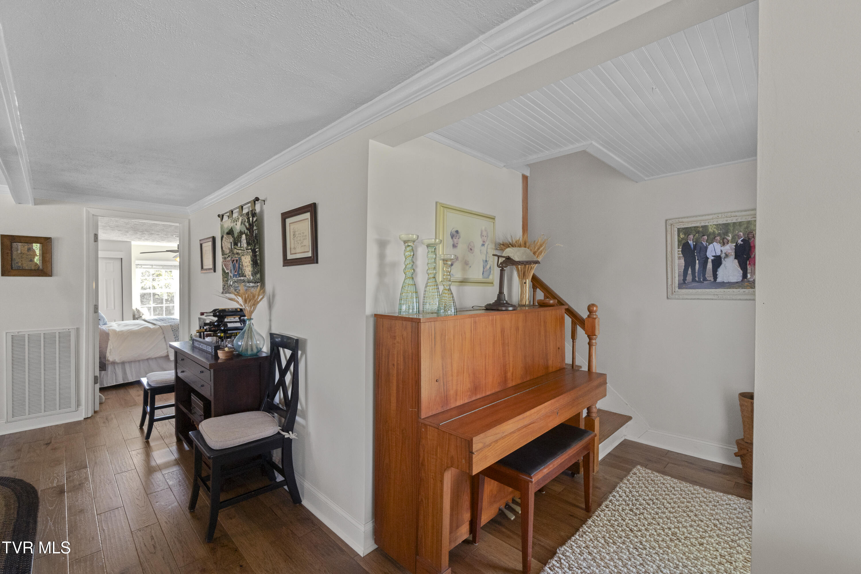 Greeneville, Tennessee, 37745, United States, 3 Bedrooms Bedrooms, ,3 BathroomsBathrooms,Residential,For Sale,2039547