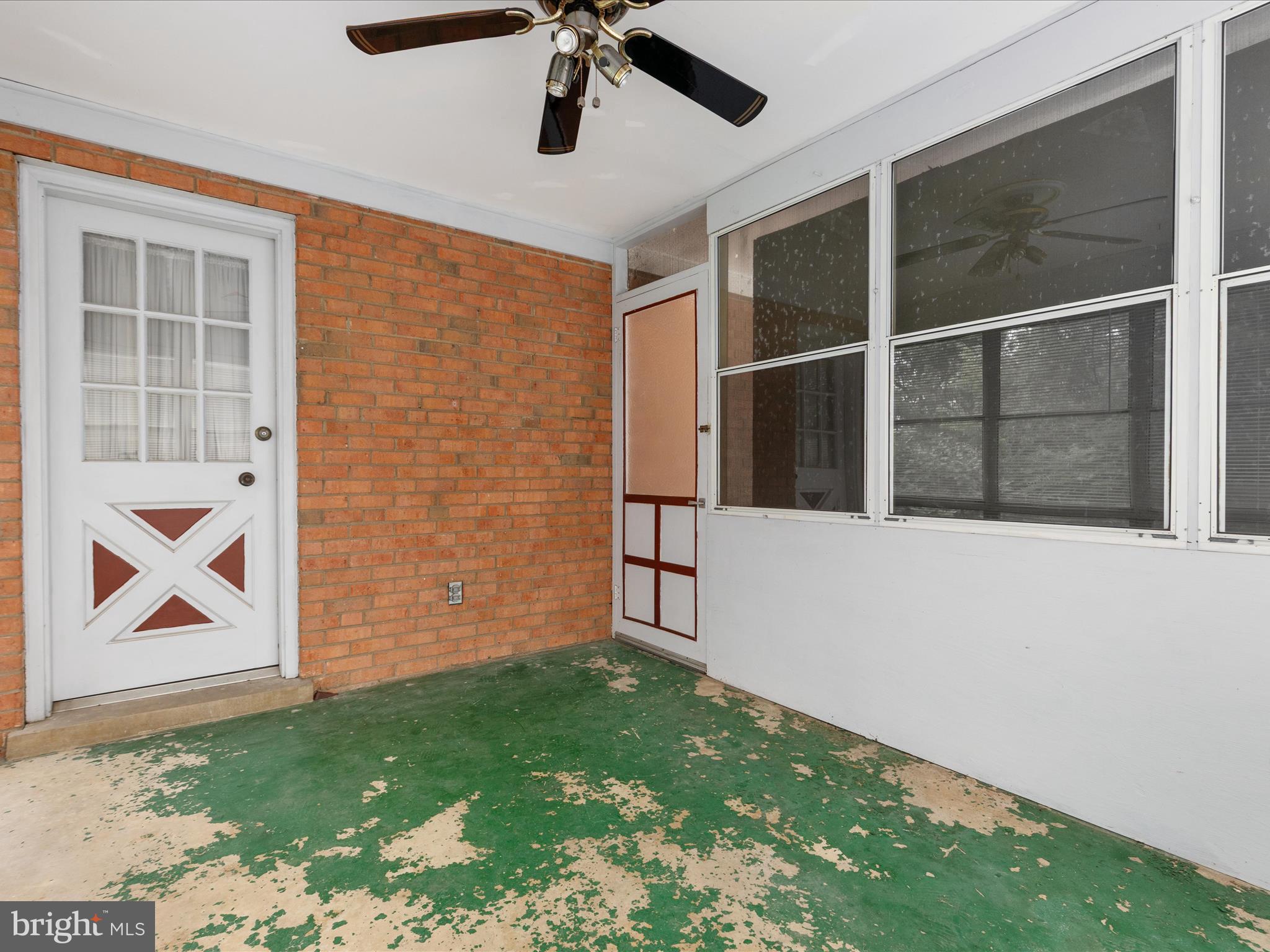 Falls Church, Virginia, 22043, United States, ,Residential,For Sale,1914114