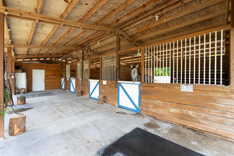 Parkland, Florida, 33067, United States, 5 Bedrooms Bedrooms, ,4 BathroomsBathrooms,Residential,For Sale,1990344