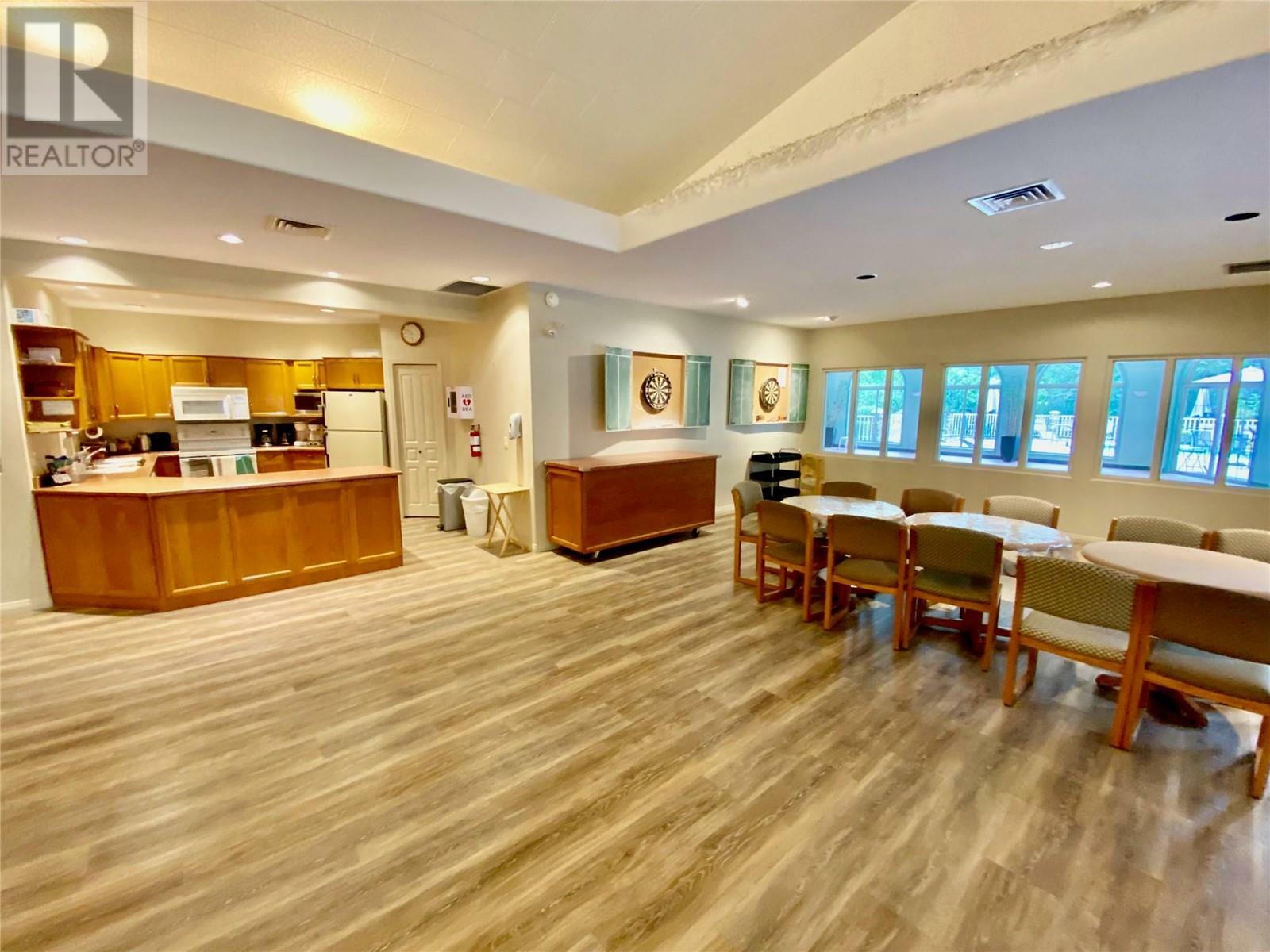 KELOWNA, British Columbia, V1V 1Z4, CA, 2 Bedrooms Bedrooms, ,2 BathroomsBathrooms,Residential,For Sale,1960931