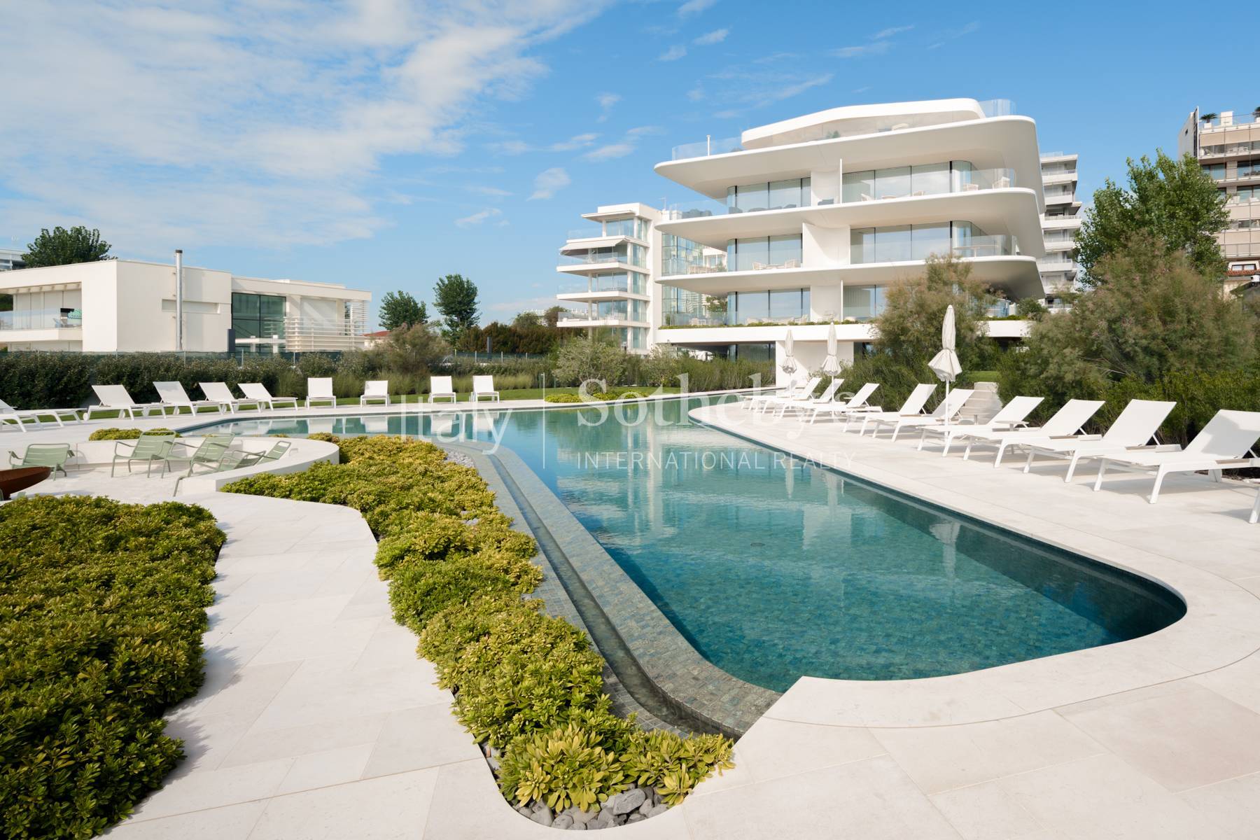  Exclusive Seafront Penthouse - 物件實景