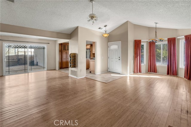 Canyon Country, California, 91387, United States, 2 Bedrooms Bedrooms, ,2 BathroomsBathrooms,Residential,For Sale,1979906