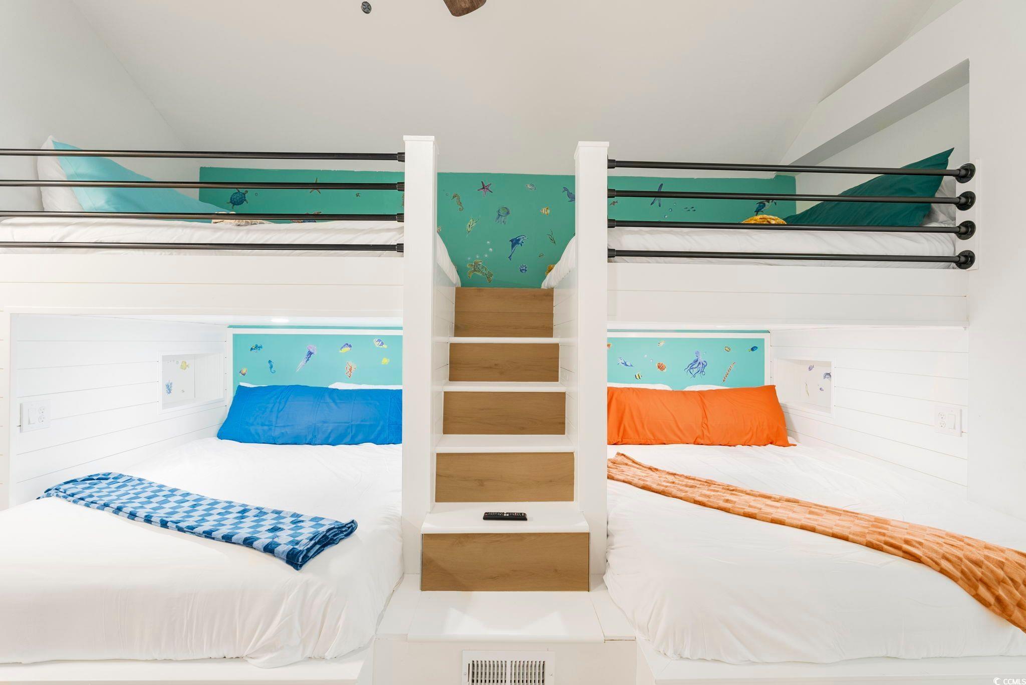 North Myrtle Beach, South Carolina, 29582, United States, 6 Bedrooms Bedrooms, ,4 BathroomsBathrooms,Residential,For Sale,1979698